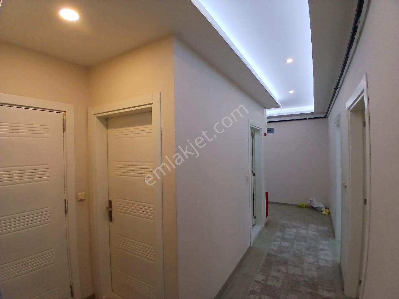Akçay Emlak'tan Akşehir Çarşı Merkezde Eşyalı Jakuzili Özel Tasarım Kiralık Sıfır 2+1 Daire - Görsel 28