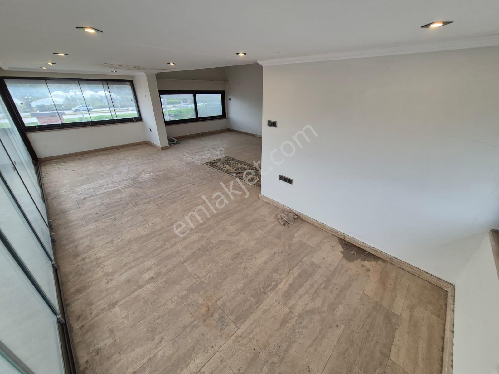 Poyraz Gayrimenkul'den Burhaniye İskele'de Komple Yatırımlık Bina - Görsel 14