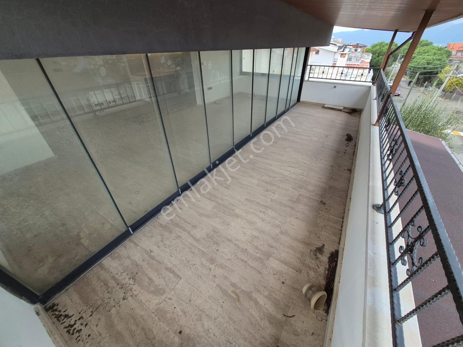 Poyraz Gayrimenkul'den Burhaniye İskele'de Komple Yatırımlık Bina - Görsel 12