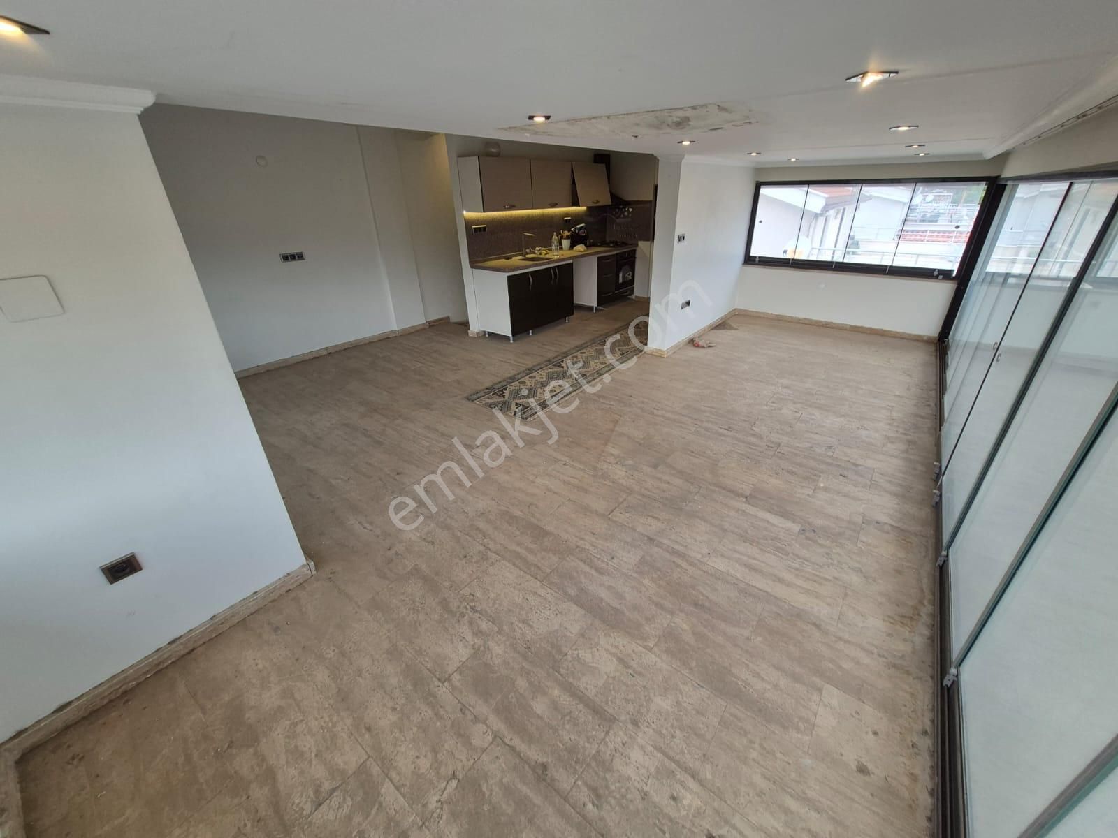 Poyraz Gayrimenkul'den Burhaniye İskele'de Komple Yatırımlık Bina - Görsel 16