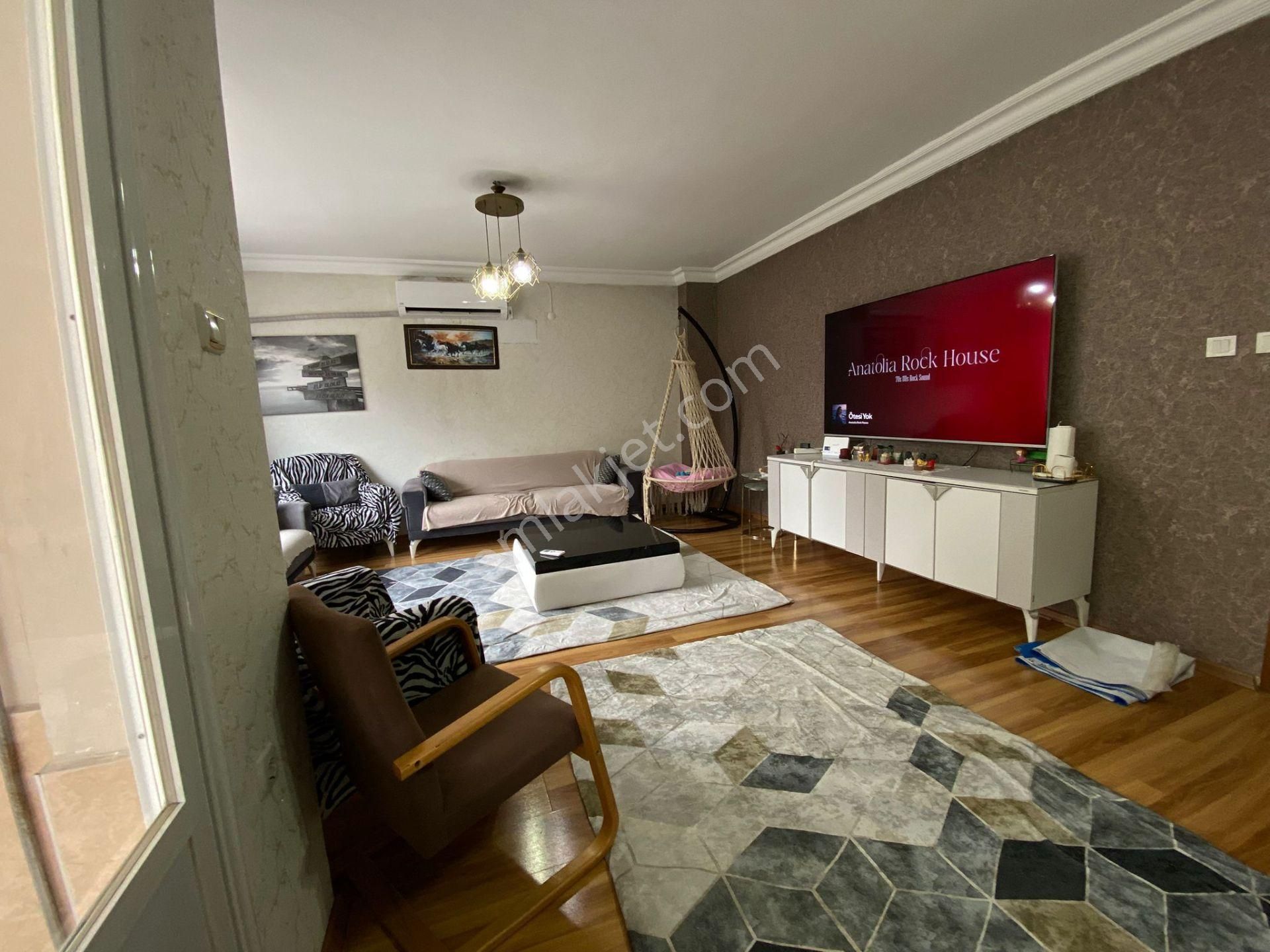 Parladan Hürriyet Mahallesinde Geniş Ve Müstakil 2+1 Daire - Görsel 2