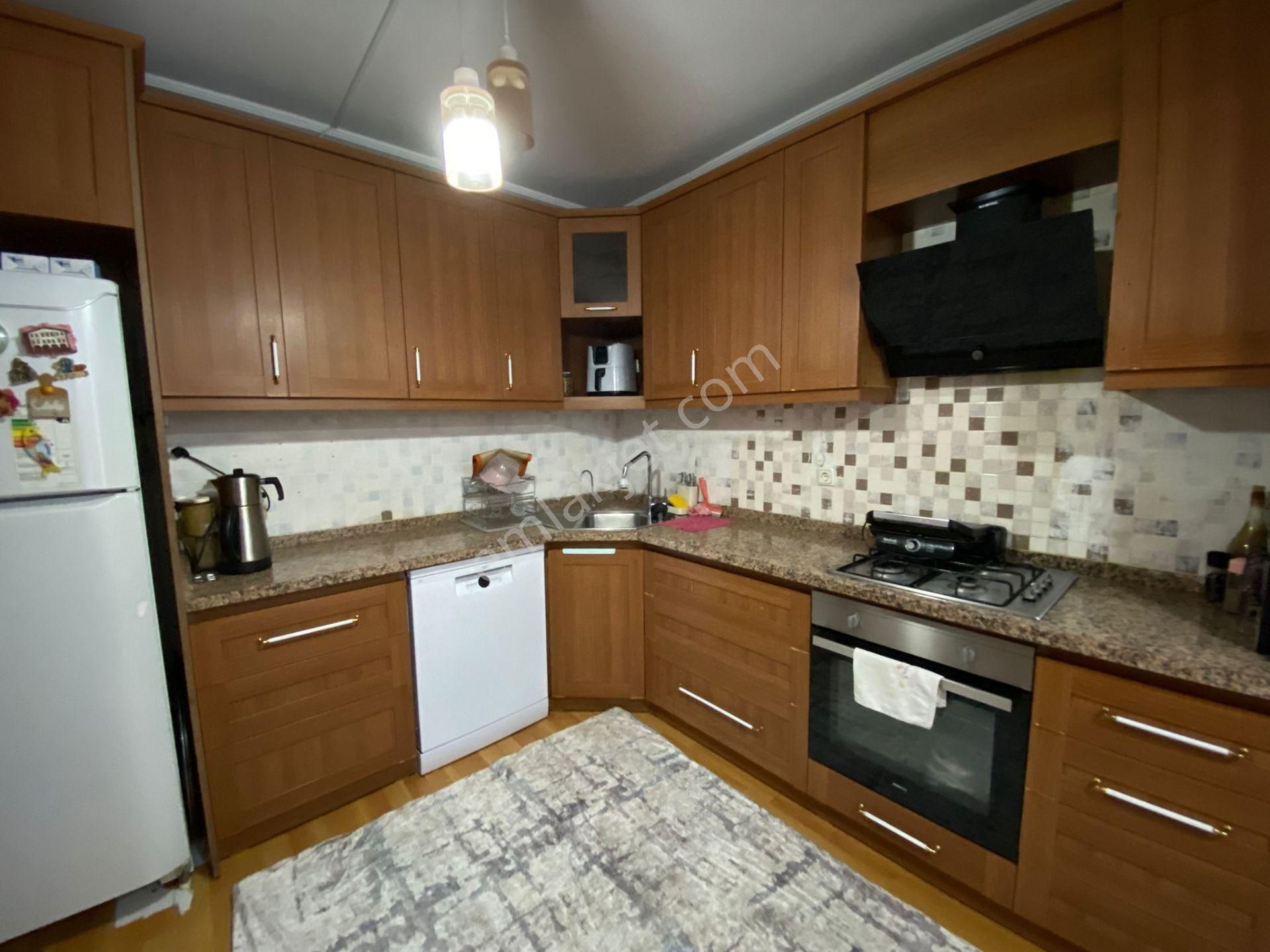 Parladan Hürriyet Mahallesinde Geniş Ve Müstakil 2+1 Daire - Görsel 5