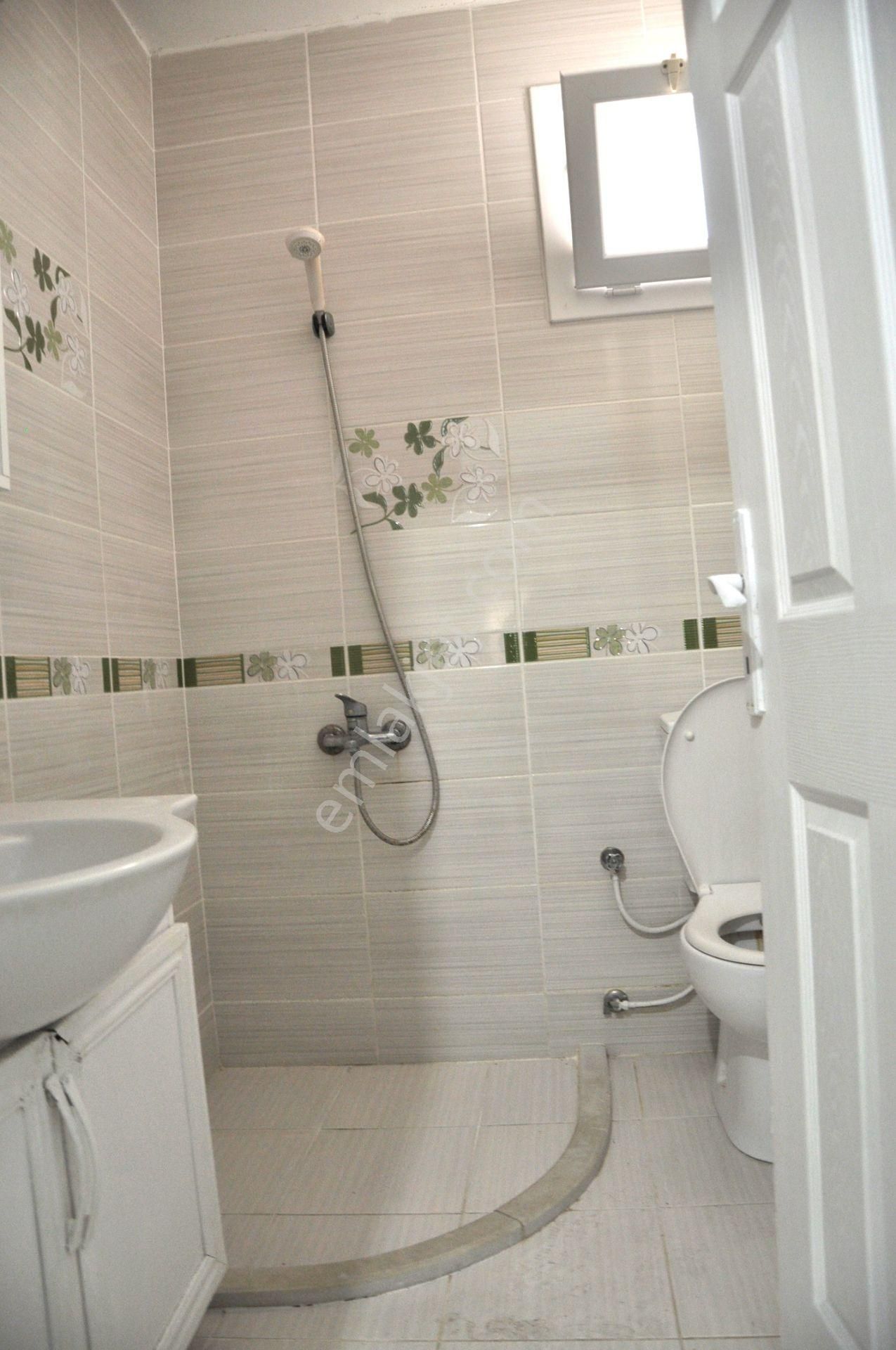 Kuşadası Karaovada Denize 400mt Geniş Bahçeli Verandalı 3+1villa - Görsel 16