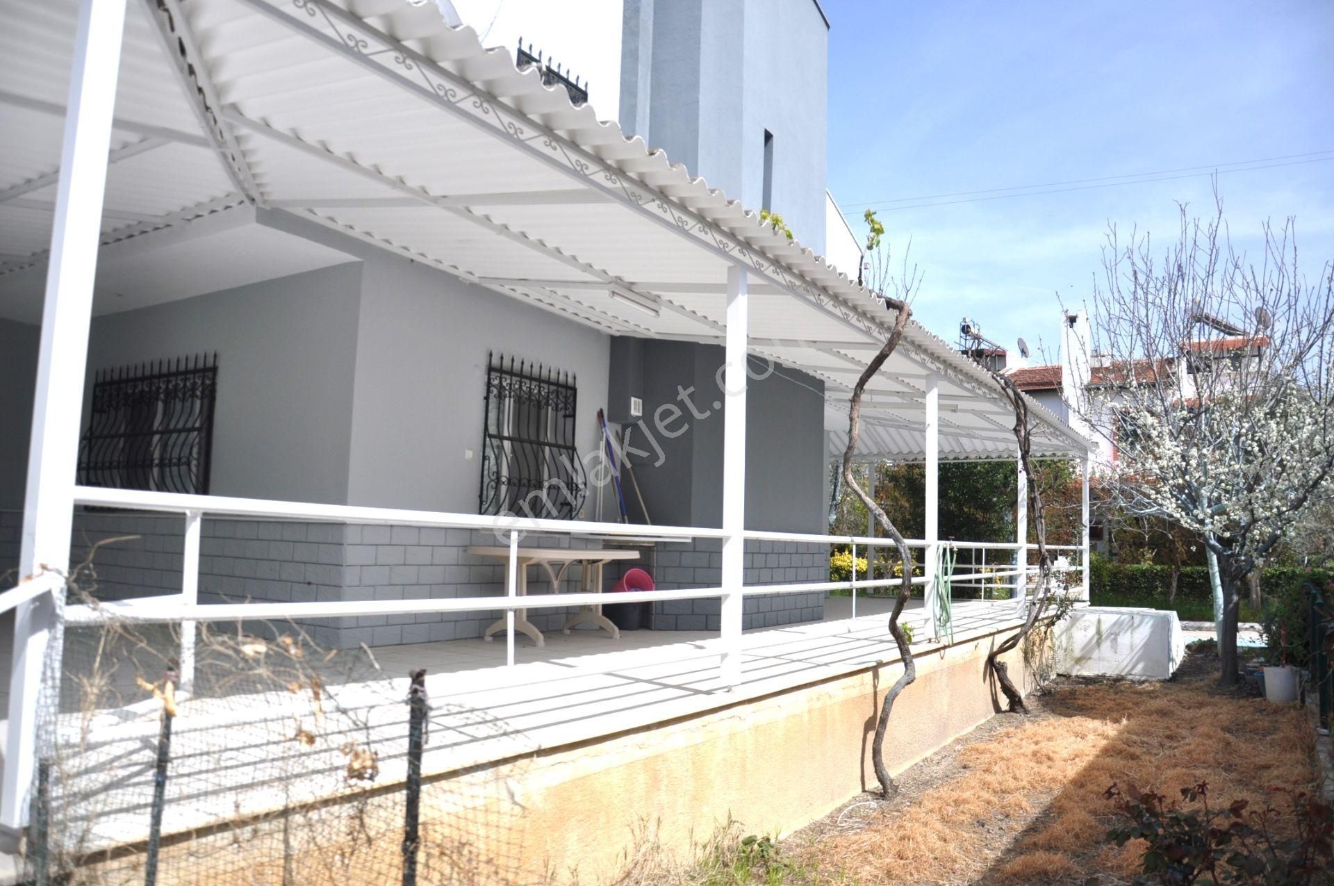 Kuşadası Karaovada Denize 400mt Geniş Bahçeli Verandalı 3+1villa - Görsel 20