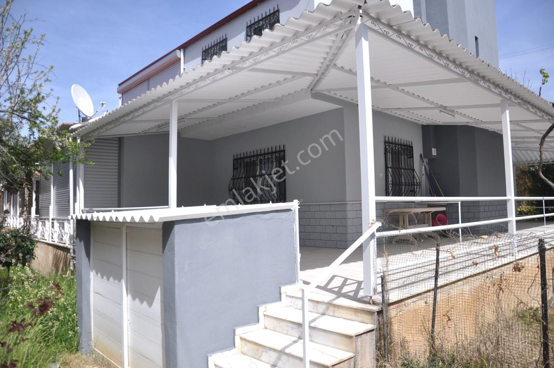 Kuşadası Karaovada Denize 400mt Geniş Bahçeli Verandalı 3+1villa - Görsel 4