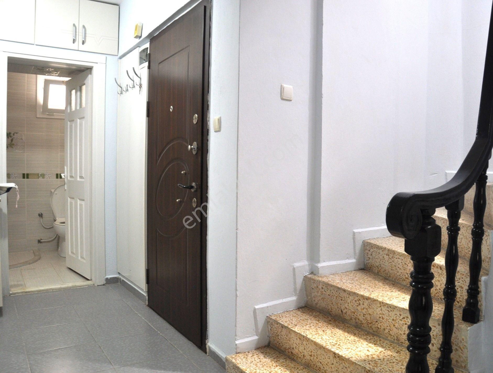 Kuşadası Karaovada Denize 400mt Geniş Bahçeli Verandalı 3+1villa - Görsel 9