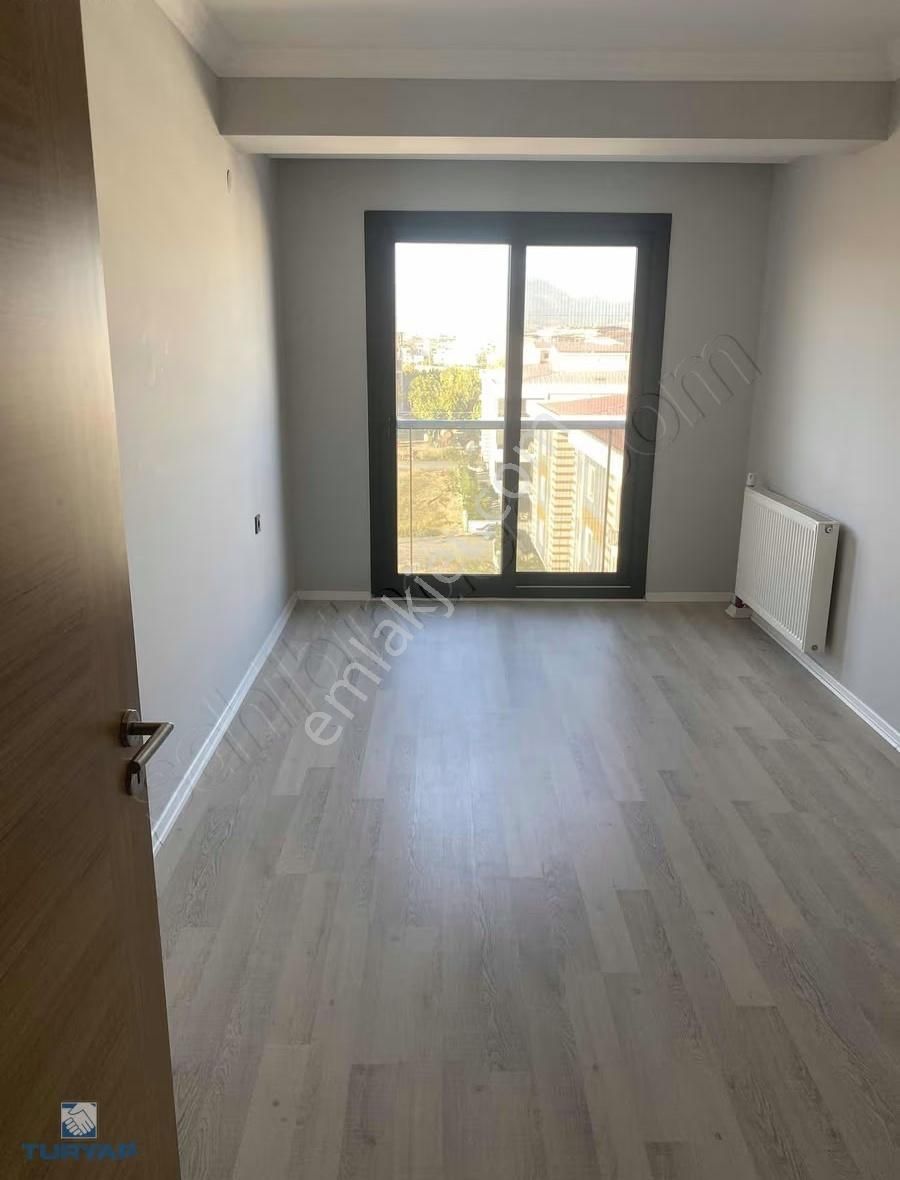 Torbalı Da İzban Yakını Havuzlu Sitede Kiralık 3+1 Daire - Görsel 3