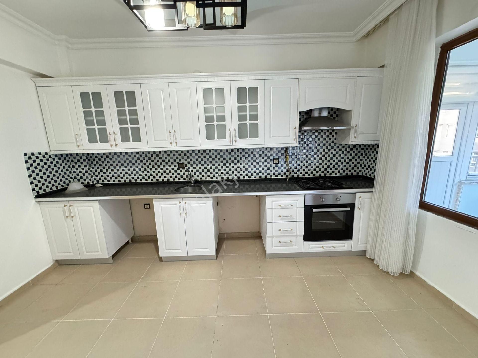 Cennet Gyo'dan Satılık Geniş 4+1 Daire - Görsel 8