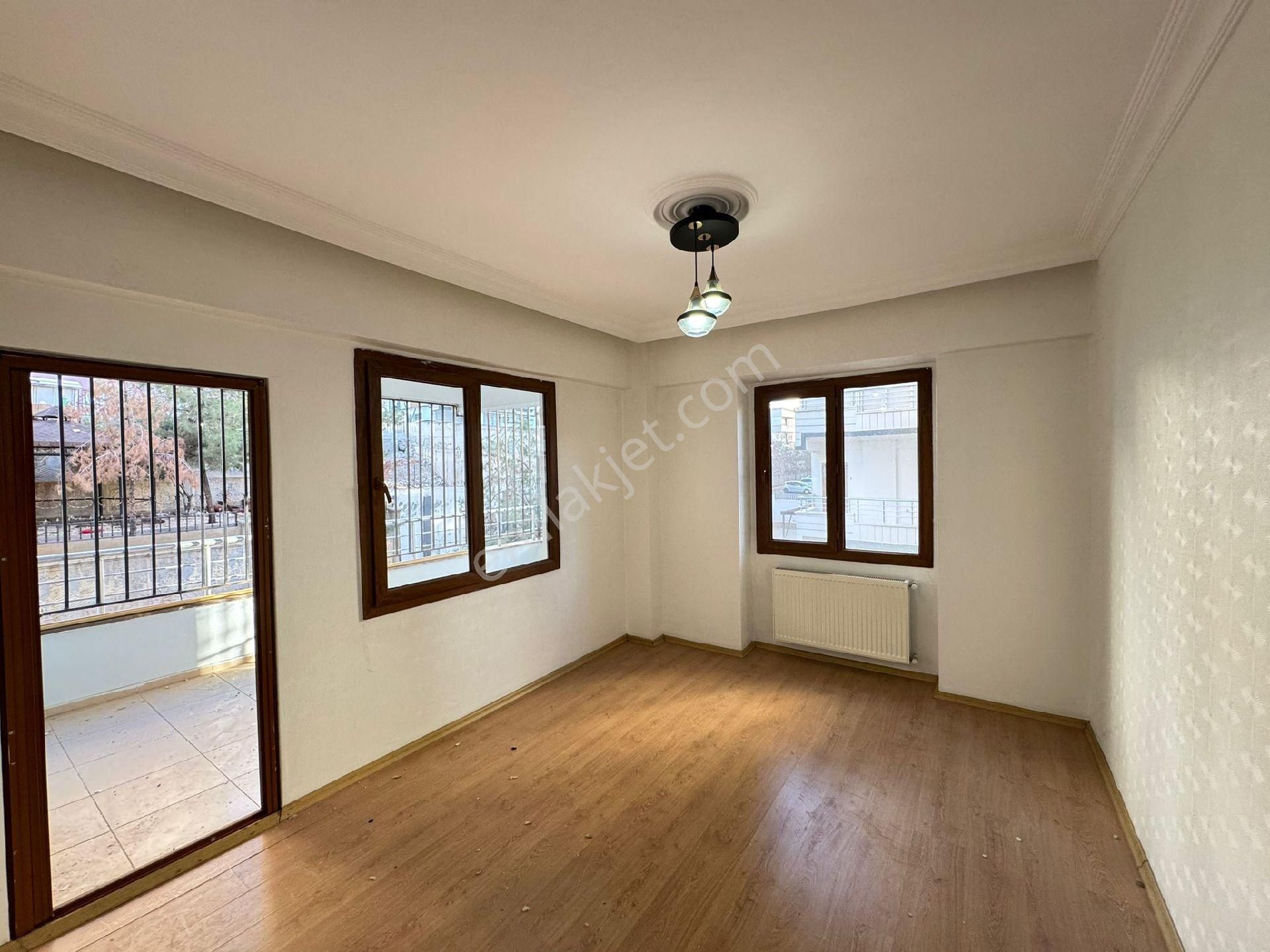 Cennet Gyo'dan Satılık Geniş 4+1 Daire - Görsel 23