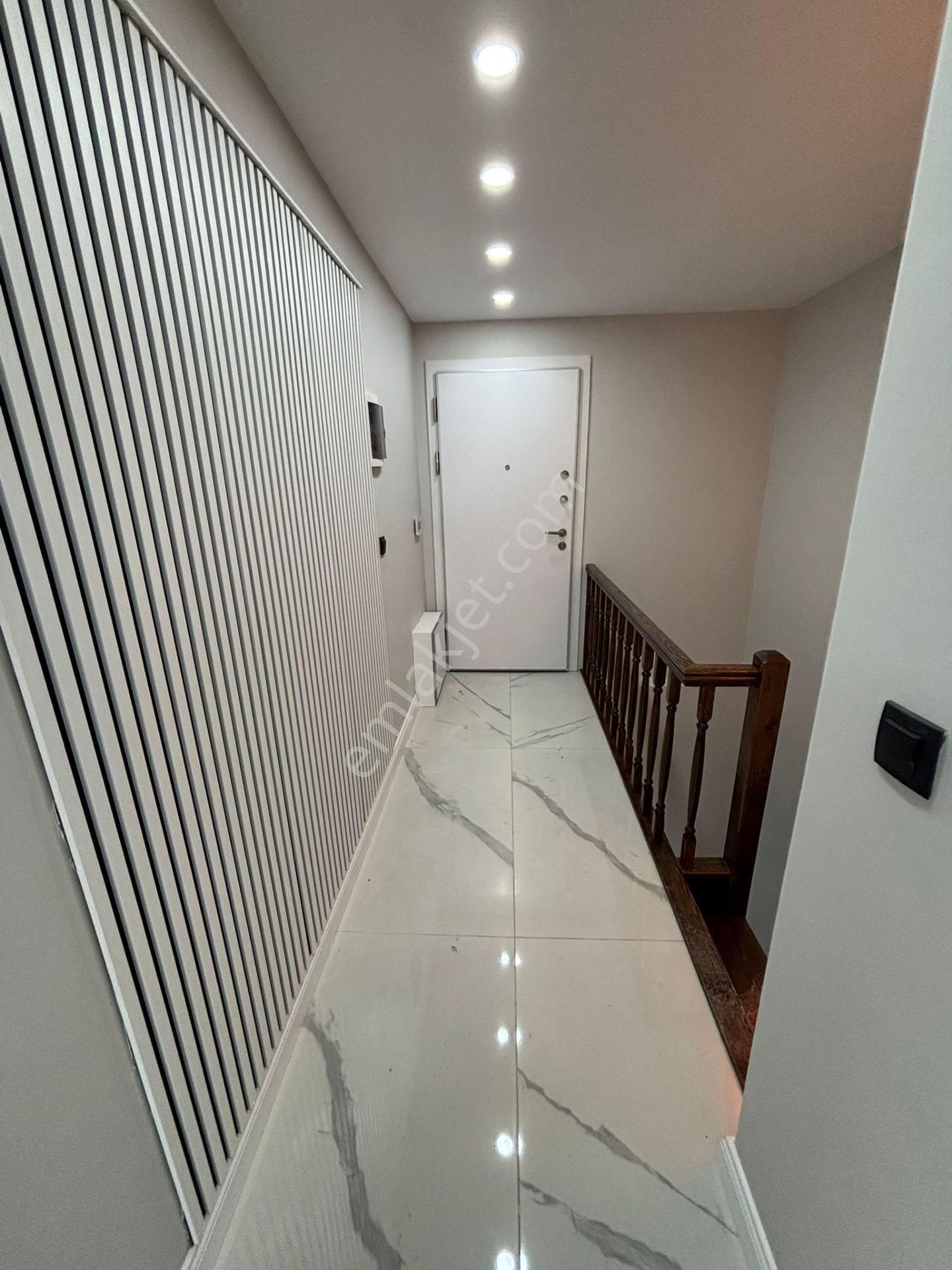 Kaçmaz'dan Altıntepe De Deniz Manzaralı Ön Cephe 3+1 Dubleks - Görsel 6