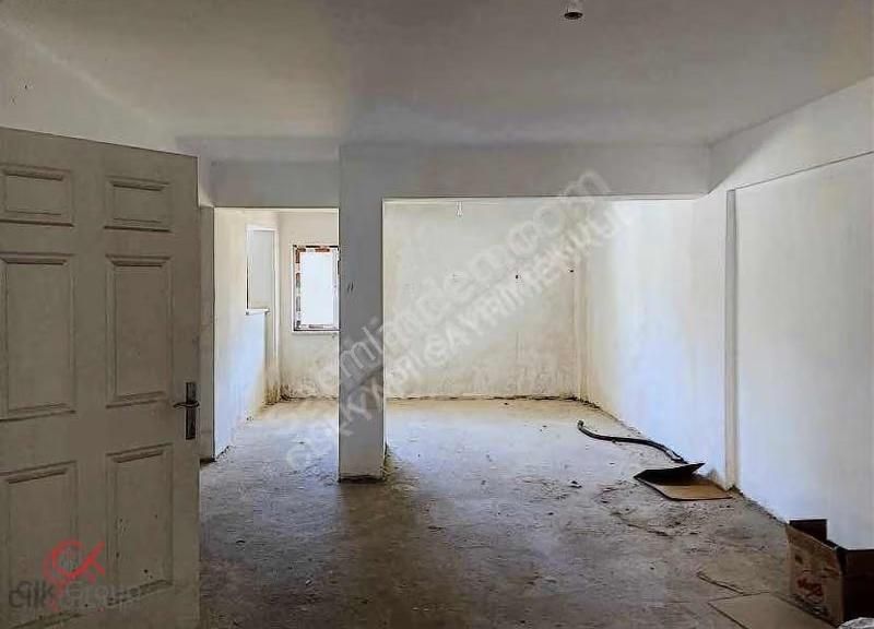 Clk'dan 75.yıl Mahallesinde Kiralık 3+1 Bahçeli Villa - Görsel 4