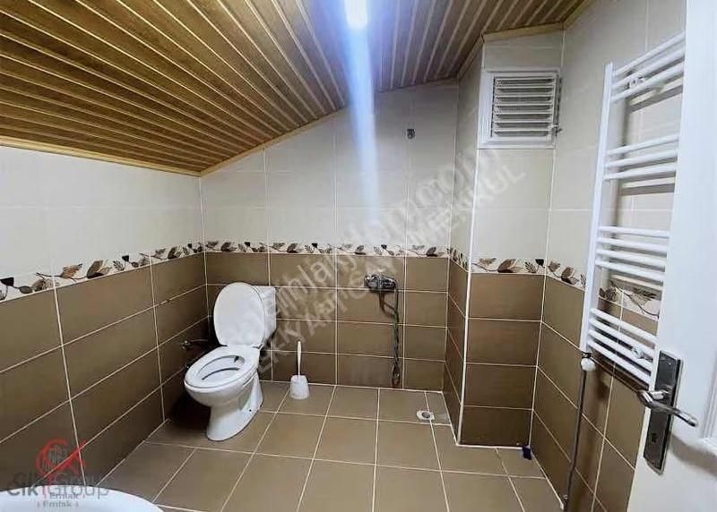 Clk'dan 75.yıl Mahallesinde Kiralık 3+1 Bahçeli Villa - Görsel 13