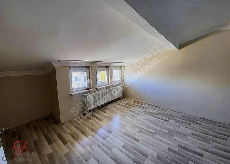 Clk'dan 75.yıl Mahallesinde Kiralık 3+1 Bahçeli Villa - Görsel 12