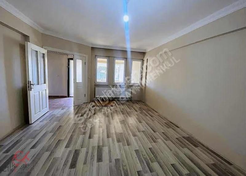 Clk'dan 75.yıl Mahallesinde Kiralık 3+1 Bahçeli Villa - Görsel 3