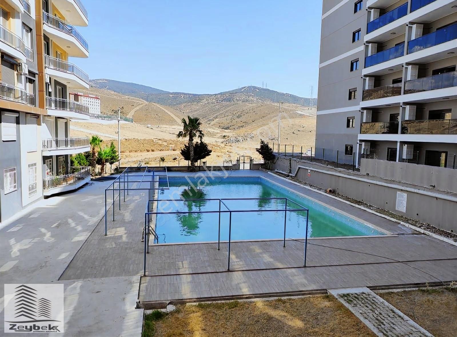 Menemen Kent2 İstiklalde Yüzme Havuzlu Site'de 3+1 Satılık Daire