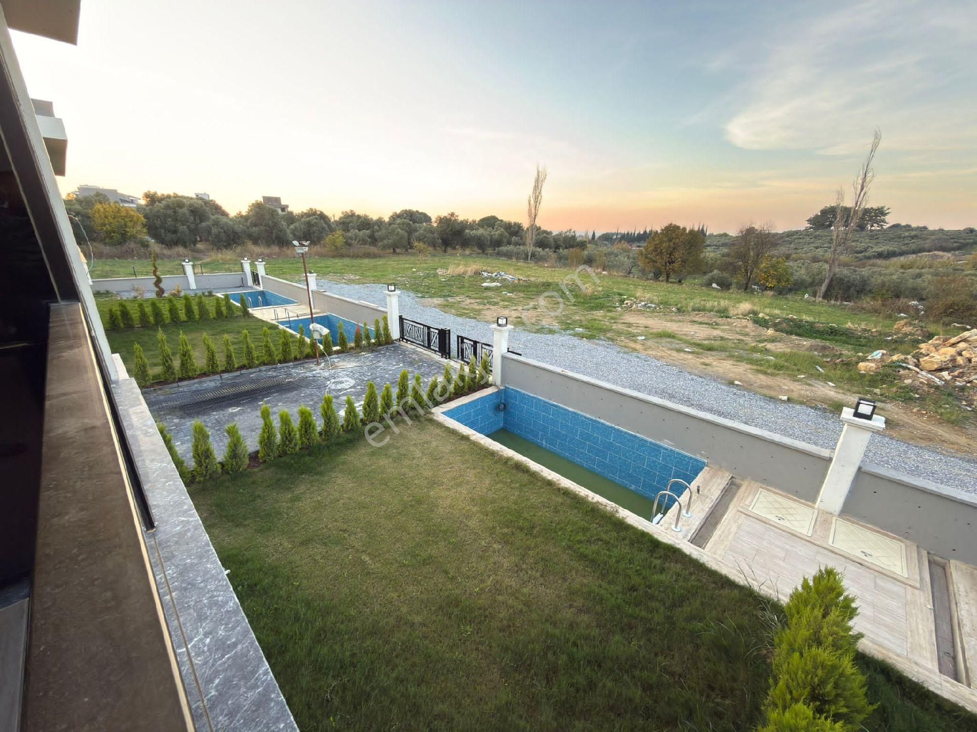 Kusadası Davutlar Sahilde Satılık 3+1 Özel Havuzlu Villa - Görsel 30