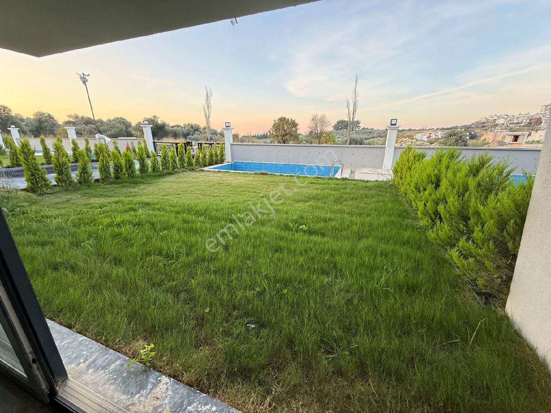 Kusadası Davutlar Sahilde Satılık 3+1 Özel Havuzlu Villa - Görsel 24