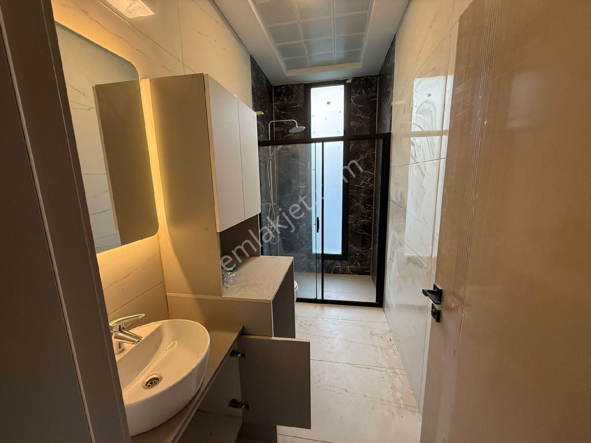 Kusadası Davutlar Sahilde Satılık 3+1 Özel Havuzlu Villa - Görsel 10