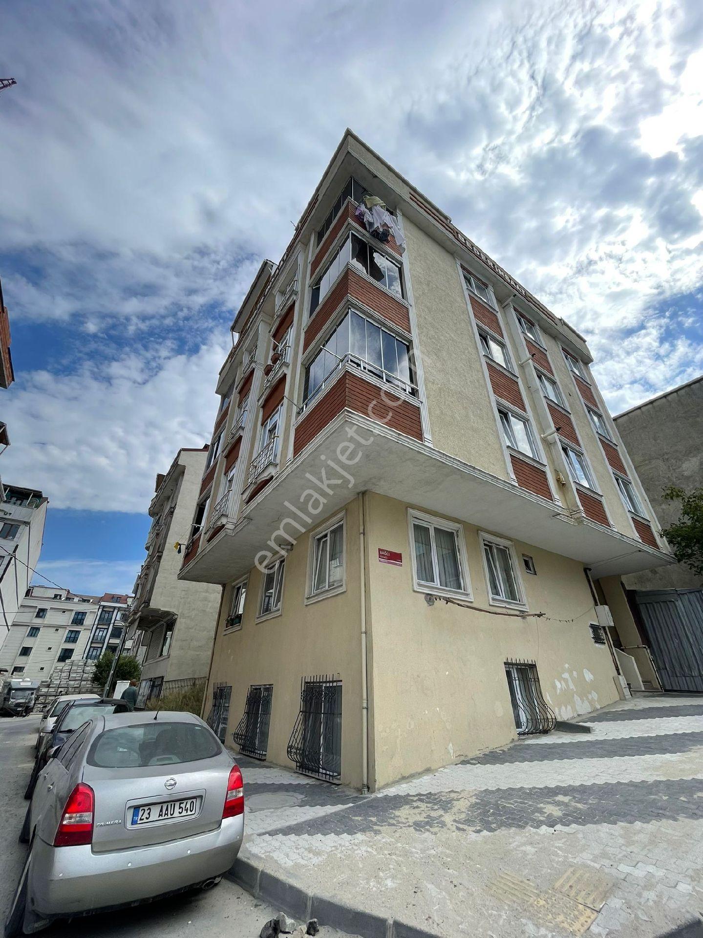 1.69 Krediyle Arnavutköy Merkeze Yakın Satılık 3+2 Ters Dubleks Daire