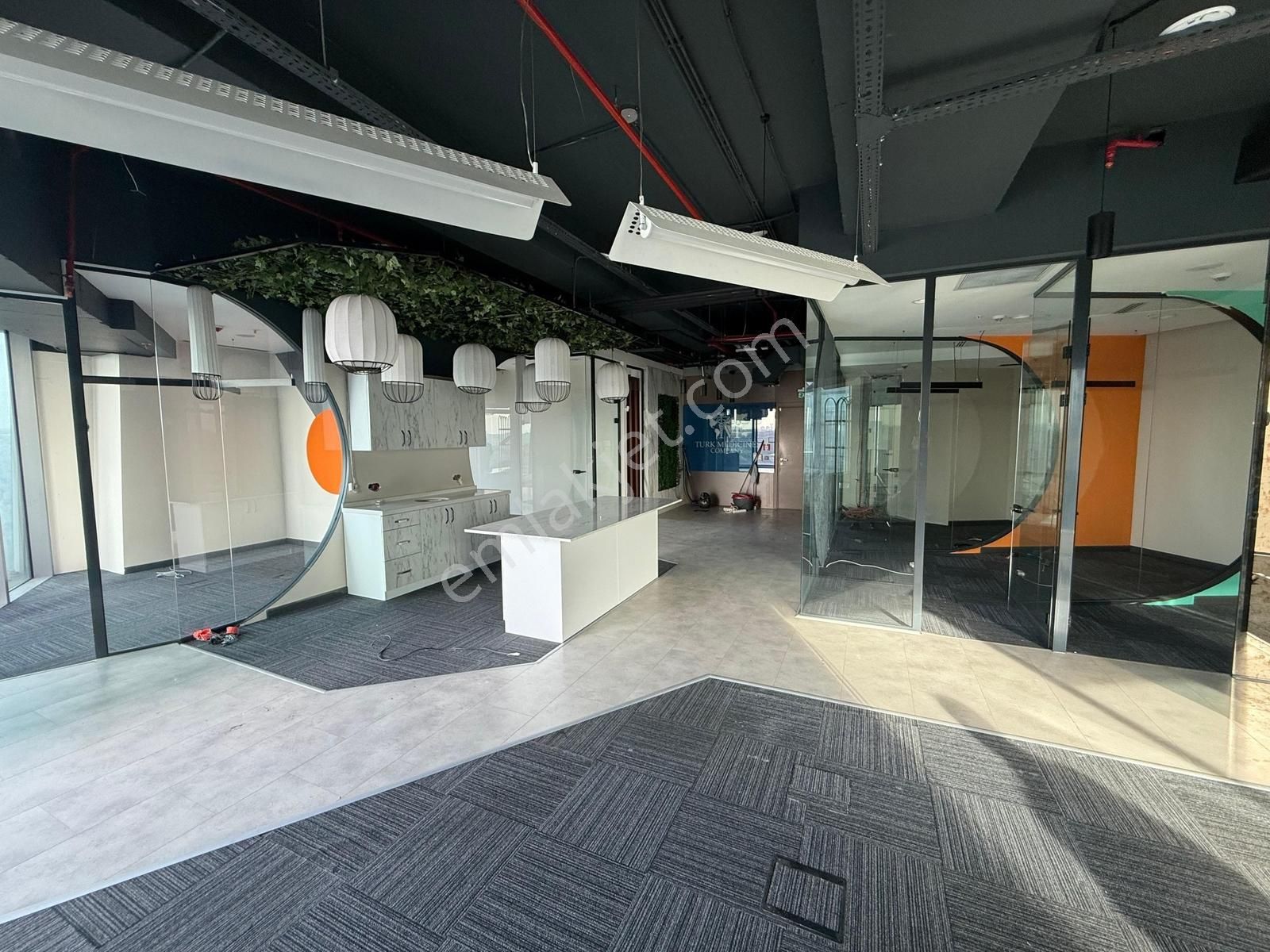 Kiralık Ofis Skyland'te Balkonlu Prestijli Remax Astyle - Görsel 11