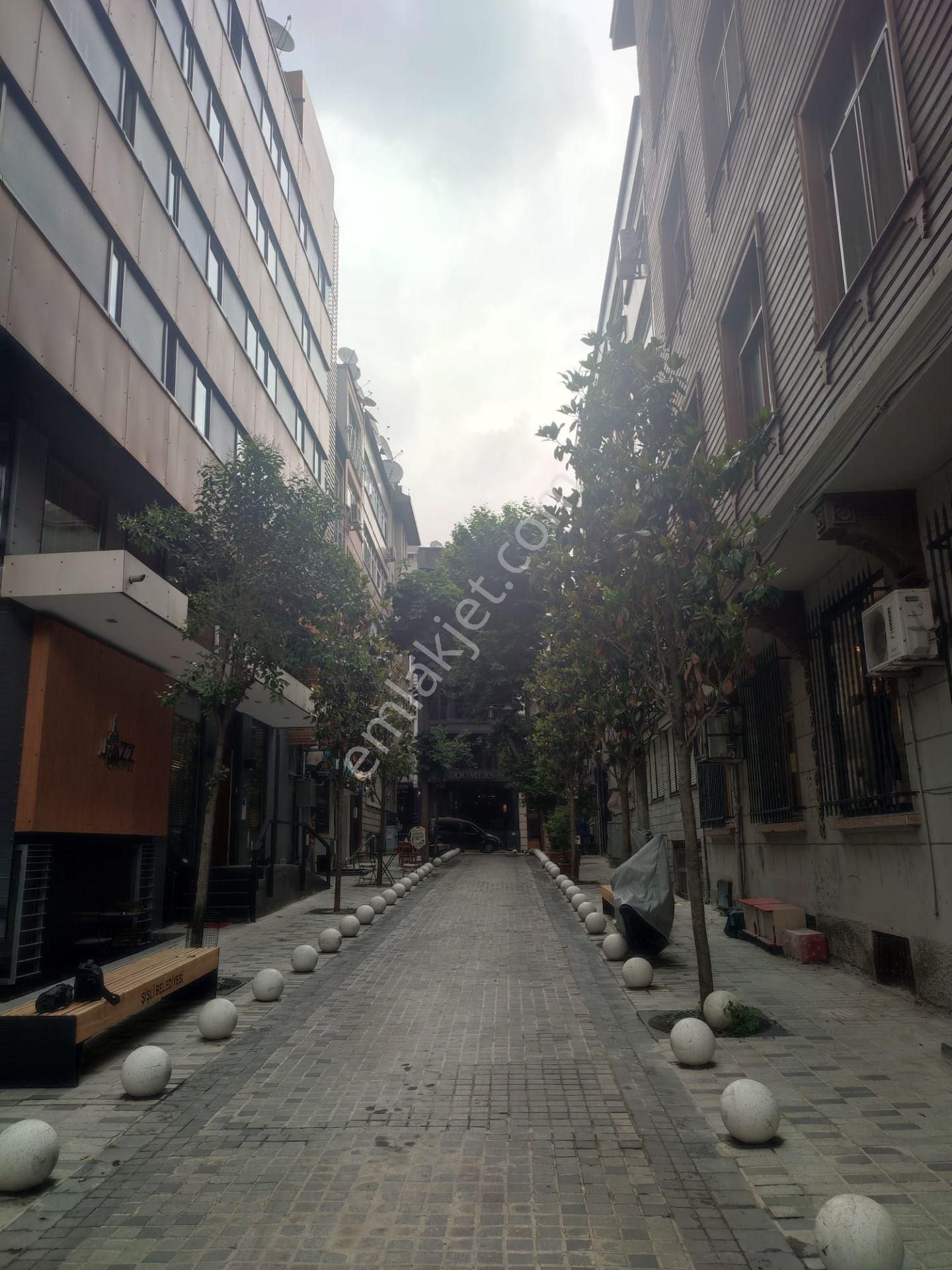 Suna Tabakçı'dan Şişli Osmanbey Kiralık 8 Katlı Ticari Bina - Görsel 33