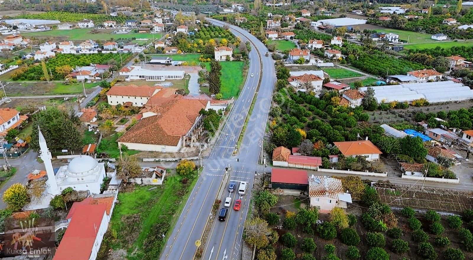 Okçular Mahallesinde Yatırımlık 923m2 Tarla - Görsel 2