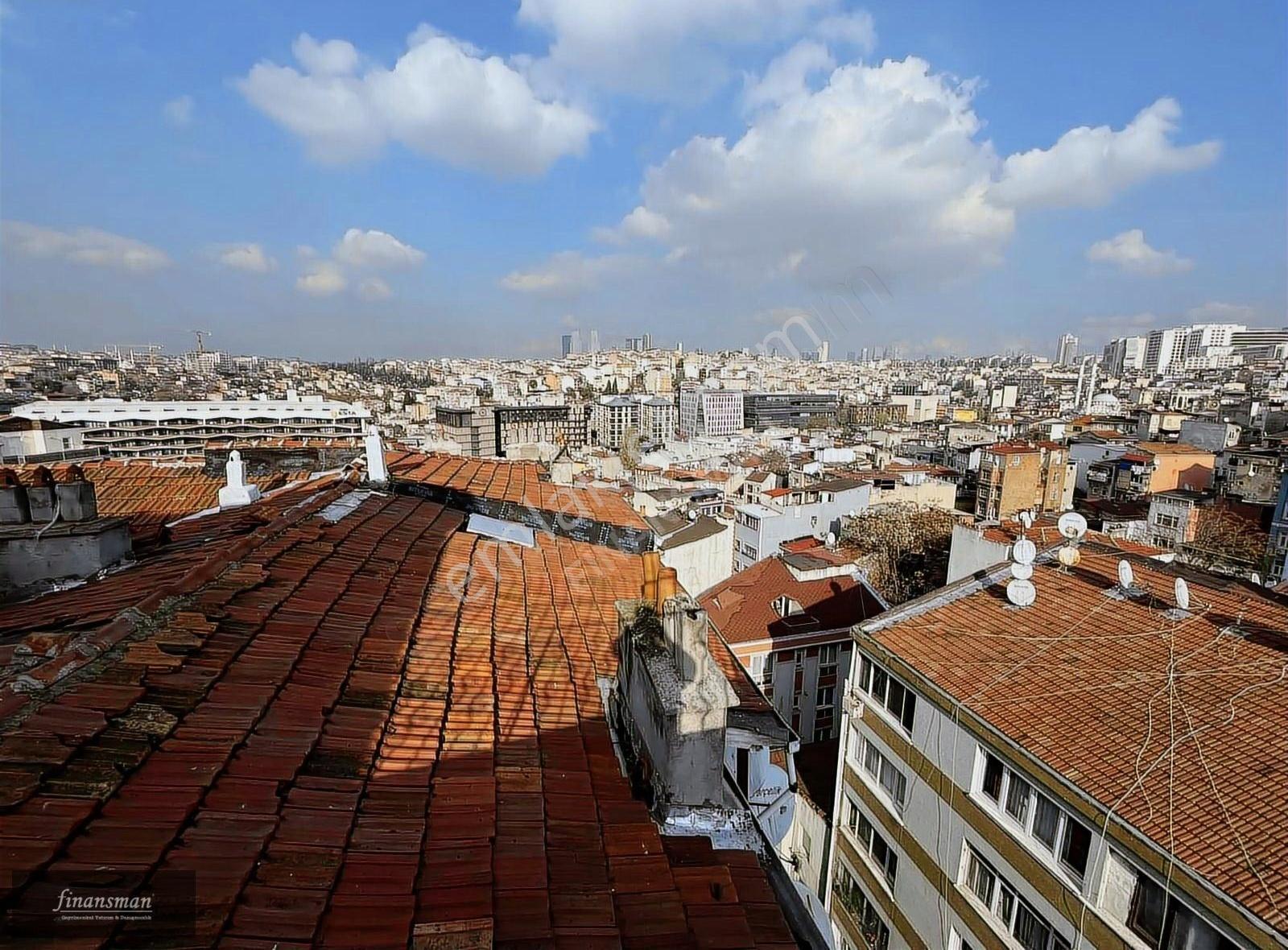 Beyoğlu - Ömer Hayyam'da - Teraslı - Manzaralı - Geniş Daire - Görsel 31