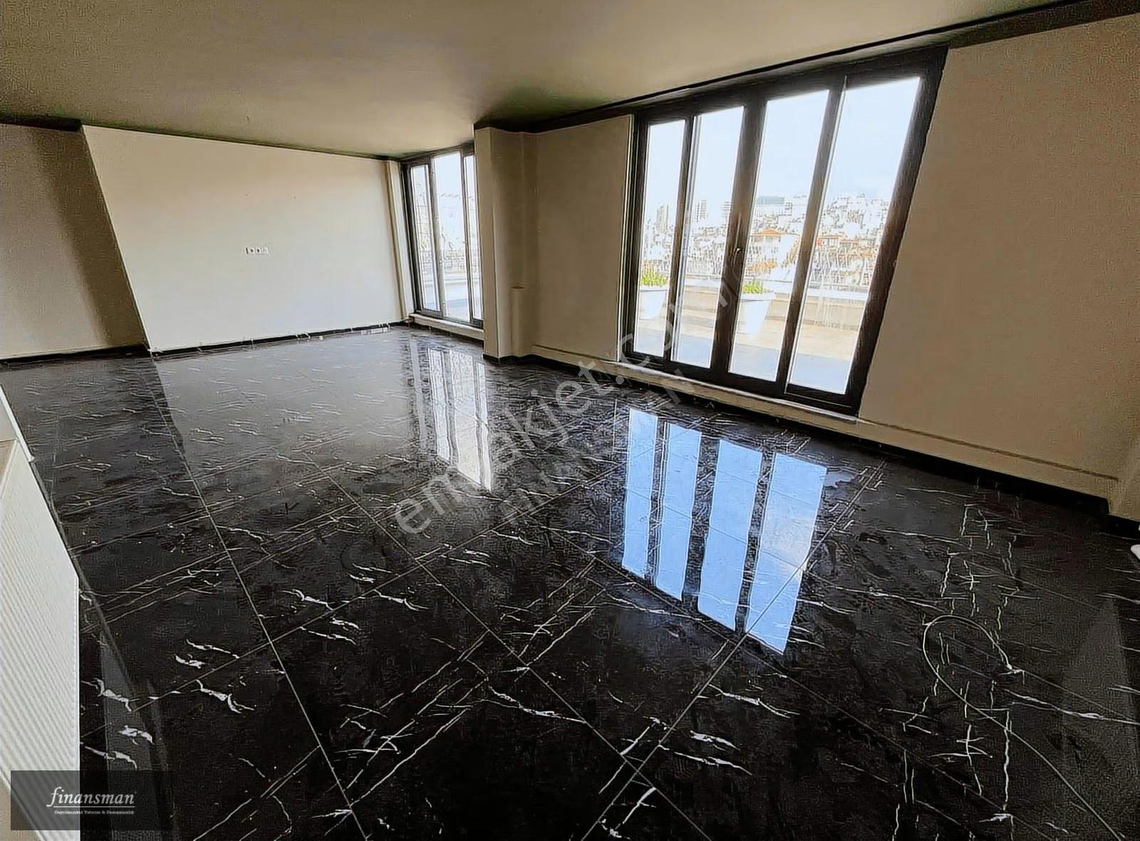 Beyoğlu - Ömer Hayyam'da - Teraslı - Manzaralı - Geniş Daire - Görsel 32