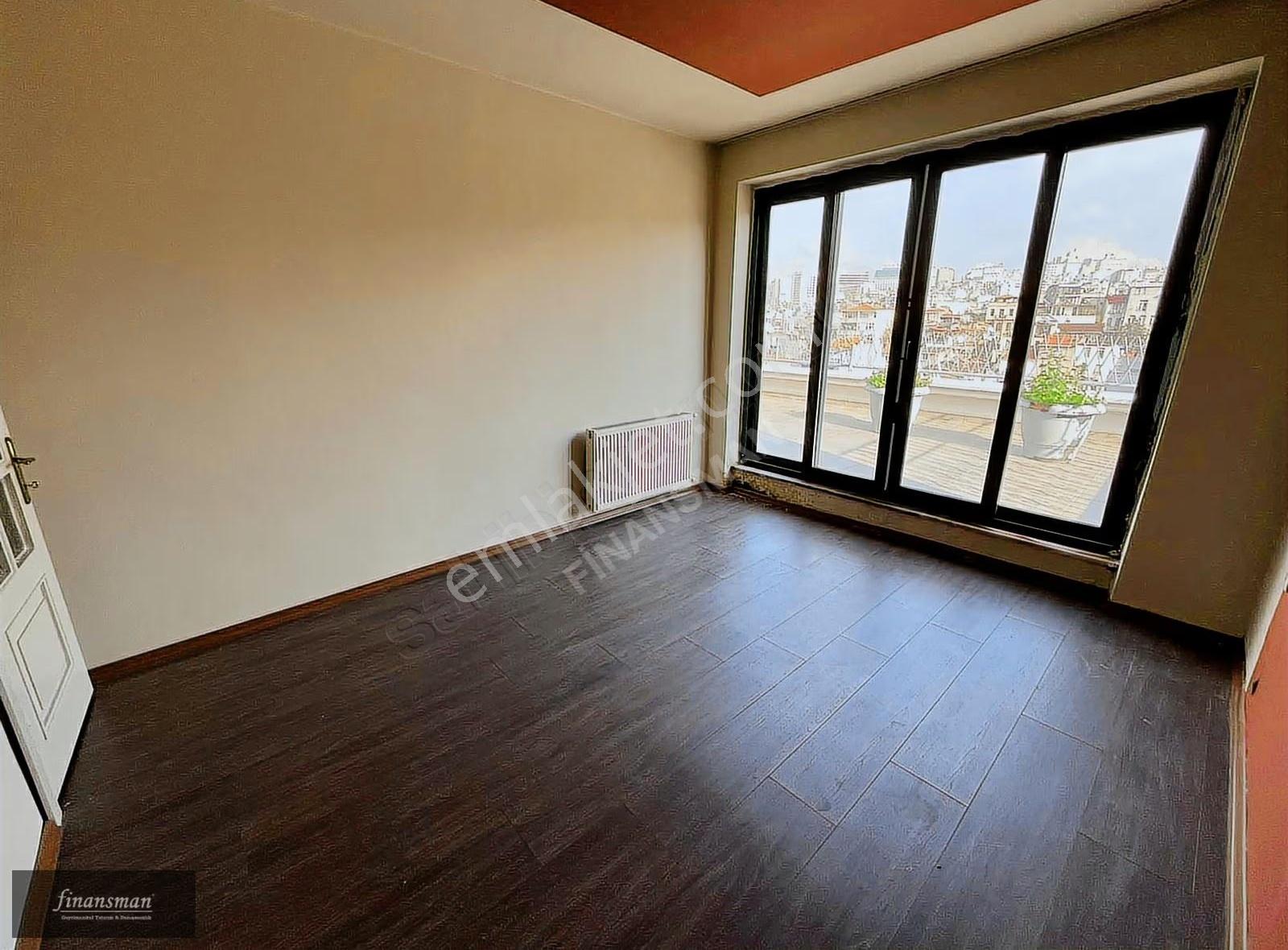 Beyoğlu - Ömer Hayyam'da - Teraslı - Manzaralı - Geniş Daire - Görsel 26