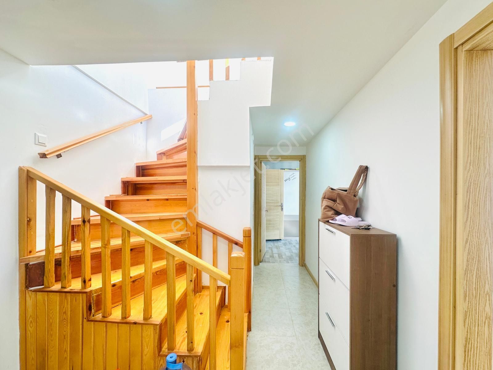 İkiçeşmelik'te Havuzlu Sitede Doğalgazlı Eşyalı 4+1 Çatı Dubleks - Görsel 17