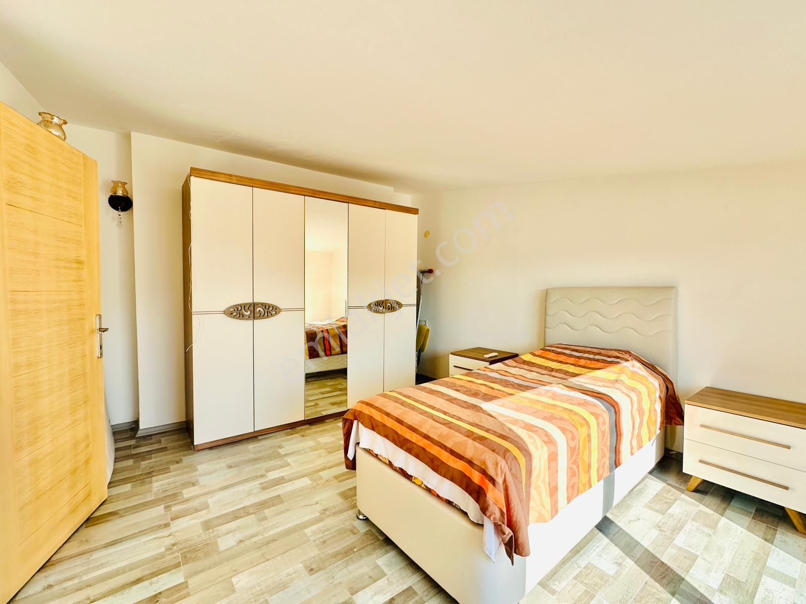 İkiçeşmelik'te Havuzlu Sitede Doğalgazlı Eşyalı 4+1 Çatı Dubleks - Görsel 30