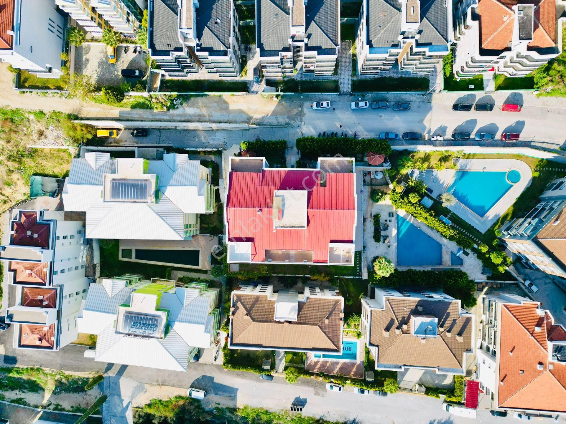 İkiçeşmelik'te Havuzlu Sitede Doğalgazlı Eşyalı 4+1 Çatı Dubleks - Görsel 6