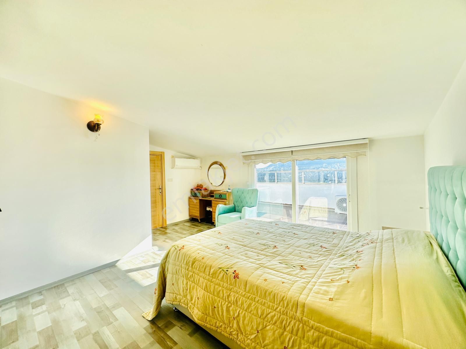 İkiçeşmelik'te Havuzlu Sitede Doğalgazlı Eşyalı 4+1 Çatı Dubleks - Görsel 32