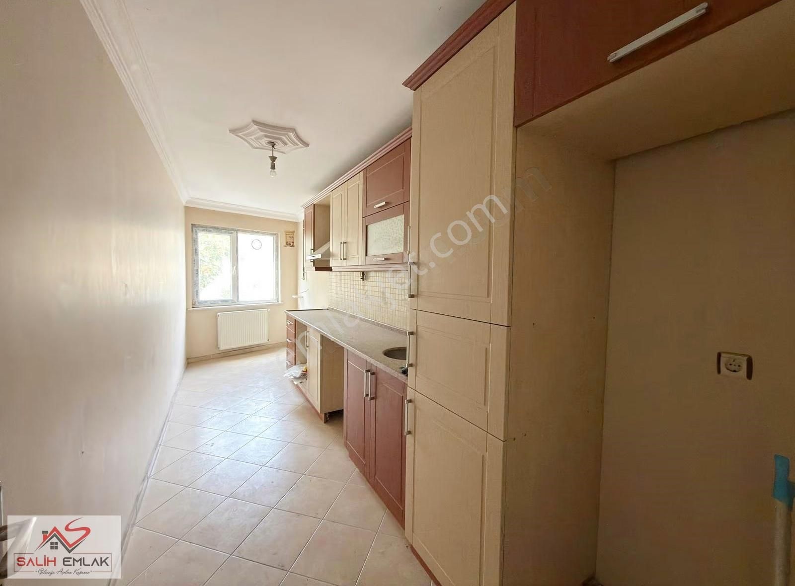 Salih Emlak 'tan Cadde Üzeri 3+1 Kredili İskanlı 1.kat Daire - Görsel 2