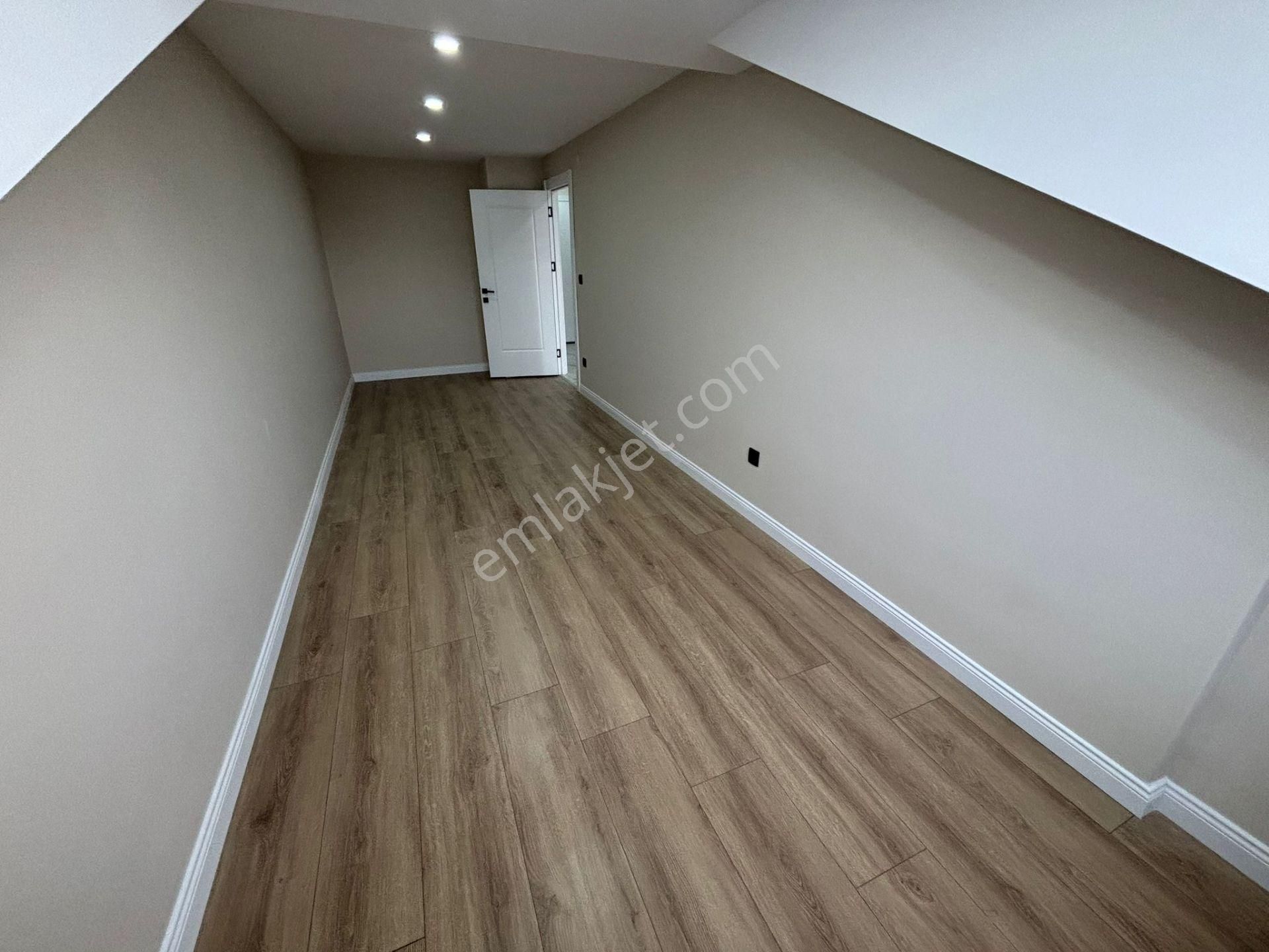 Kaçmaz'dan Altıntepe De Deniz Manzaralı Ön Cephe 2+1 Dubleks - Görsel 4