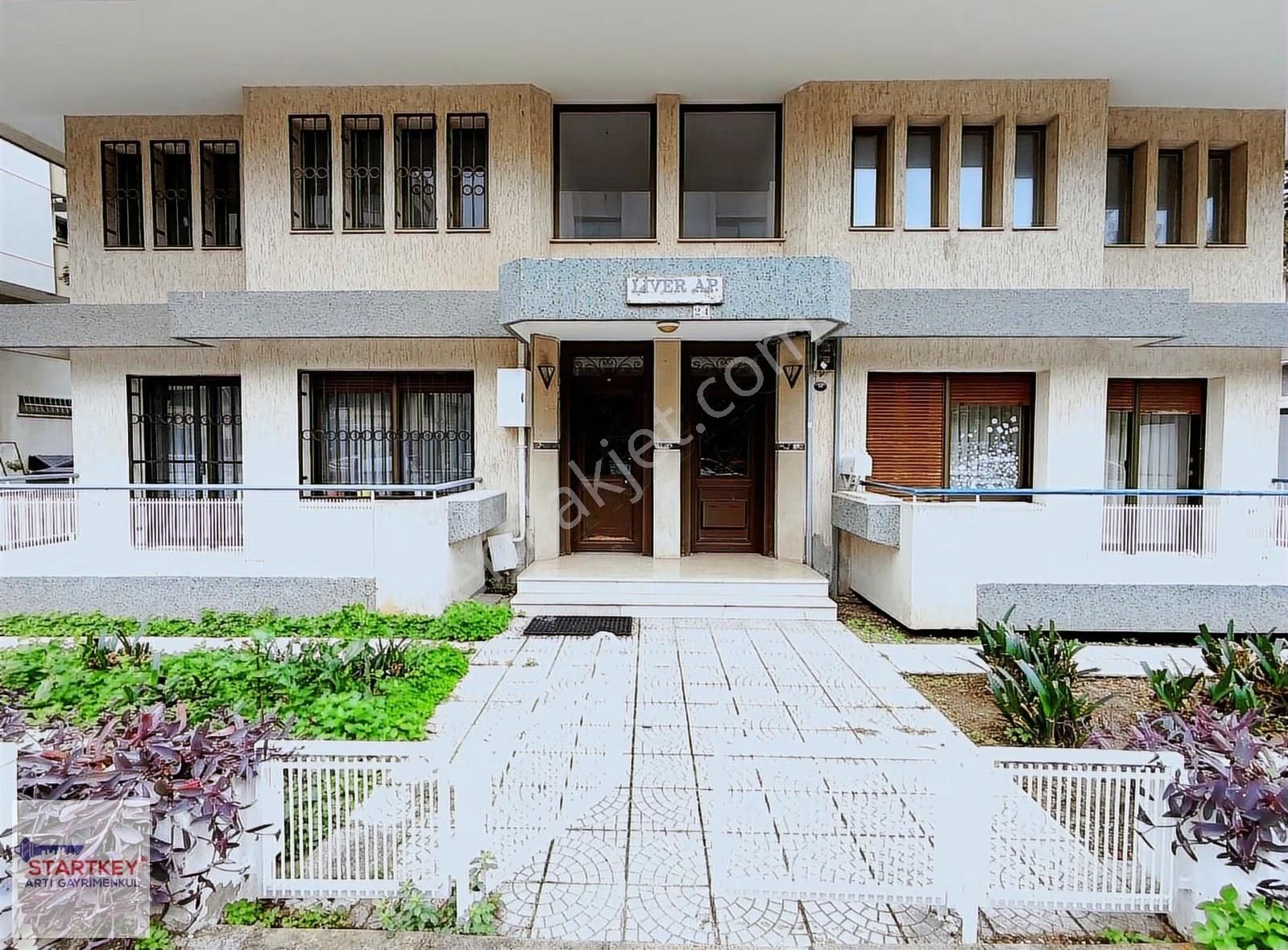 Karşıyaka Bostanlı İsmet Yazar Sokakta 3+1 120 M2 Satılık Daire - Görsel 13