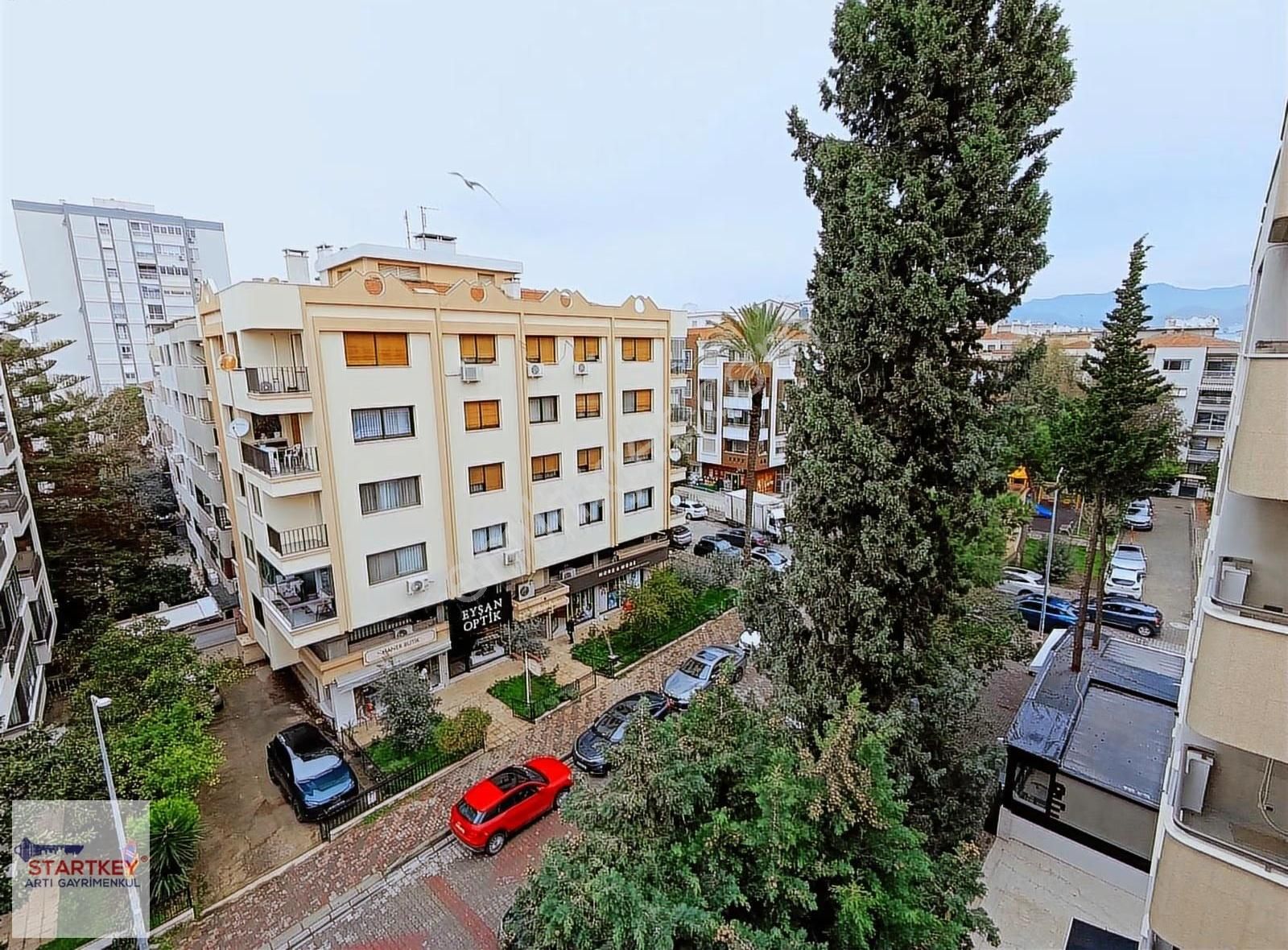 Karşıyaka Bostanlı İsmet Yazar Sokakta 3+1 120 M2 Satılık Daire - Görsel 8