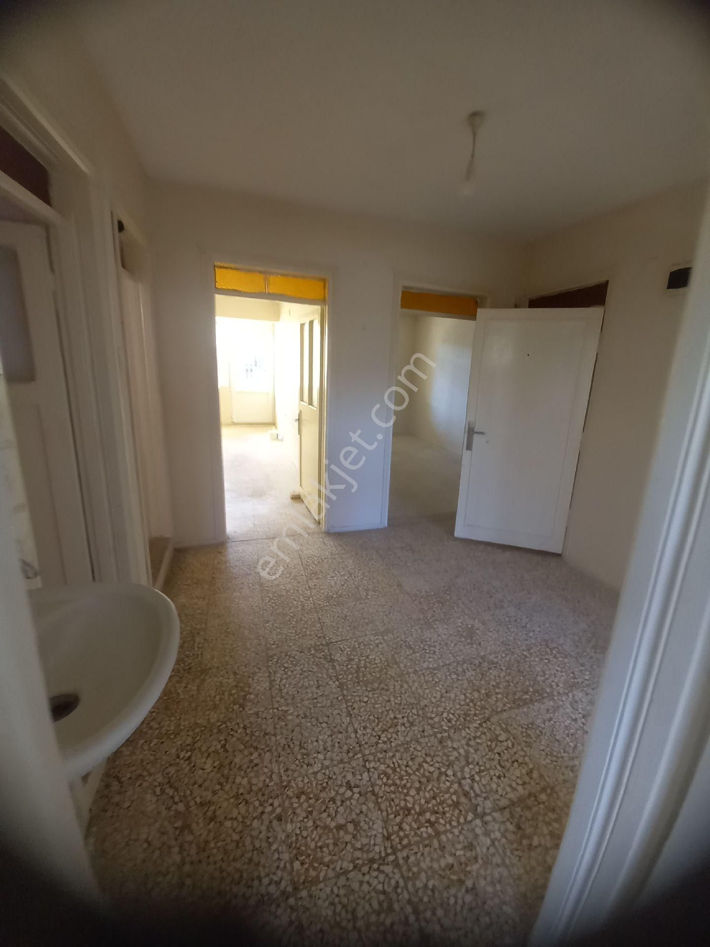 Gaziemir Aktepe Kiralık 2+1 Daire - Görsel 4