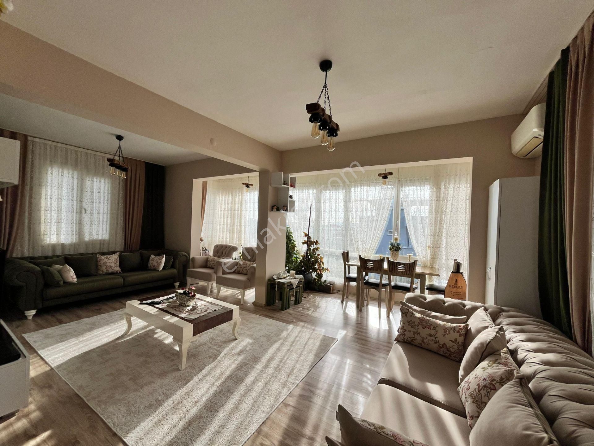 Sığacık Girlen'de Müstakil Bahçeli Satılık 4+1 Villa - Görsel 13