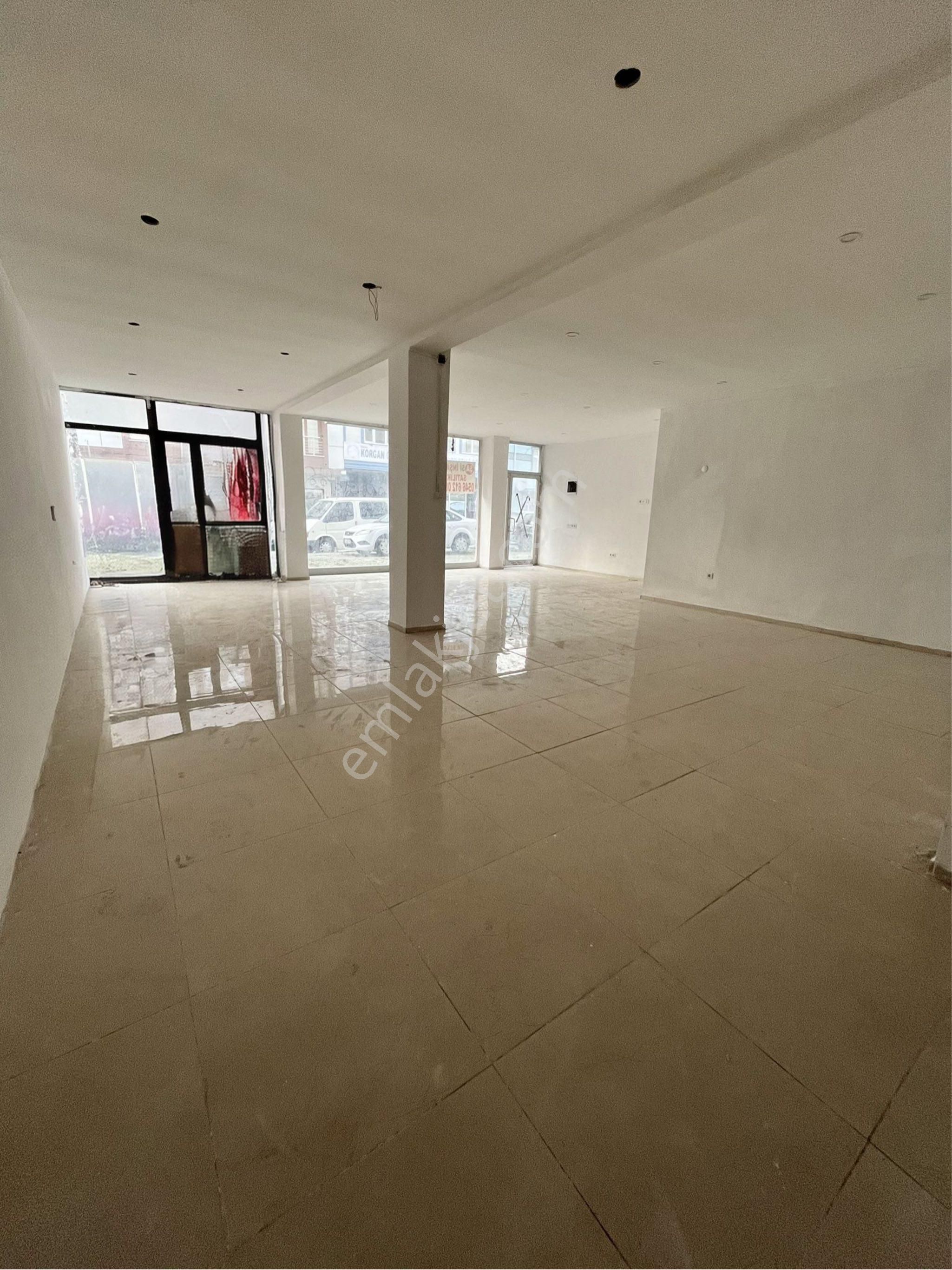 Güvercintepe Meydan Satılık Dükkan - Görsel 4