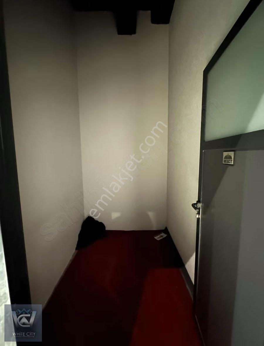 The İstanbul Veliefendi, Ana Cadde Üzerinde, 4 Katlı, 640 M2 - Görsel 12