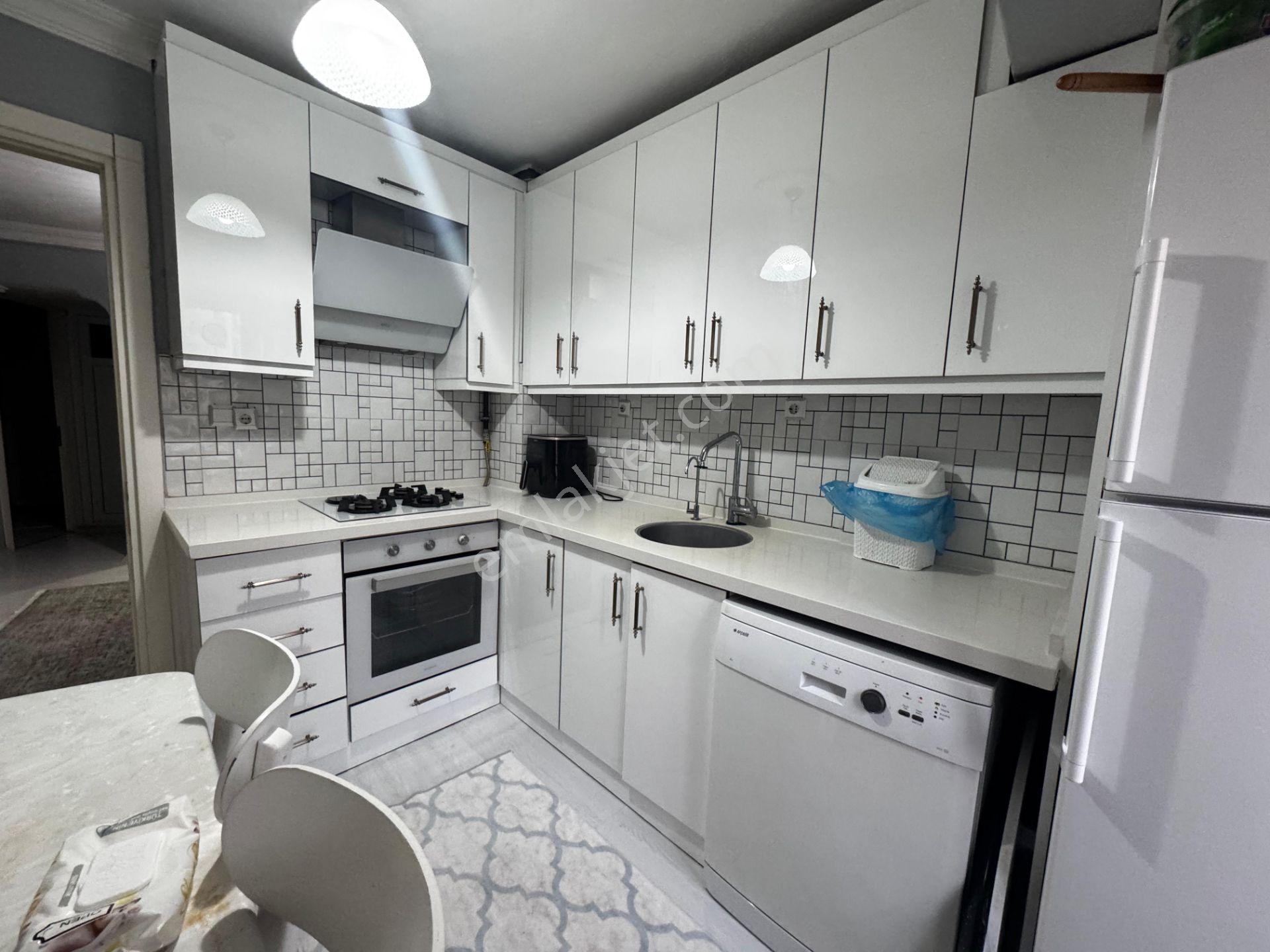 🏡sakarya Mahallesi🏡 ✅3+1 M2 120 5 Katlının 1 Katı ❇️ Özelikli Köşe Daire Arakat