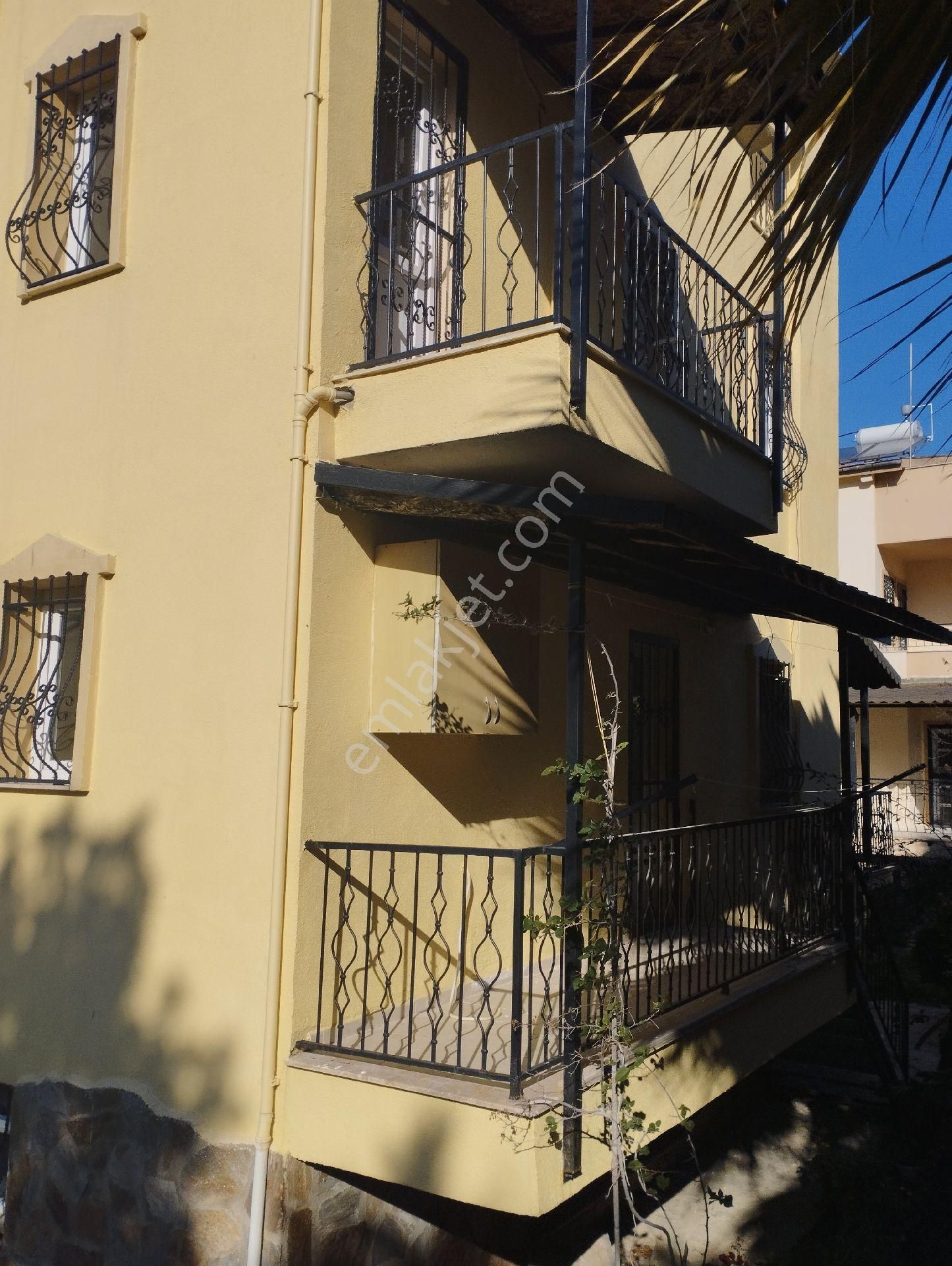 Bayraklıdede Mah.de Satılık Havuzlusiteiçinde 4 Katlı Bahçeli 4+1 Villa - Görsel 9