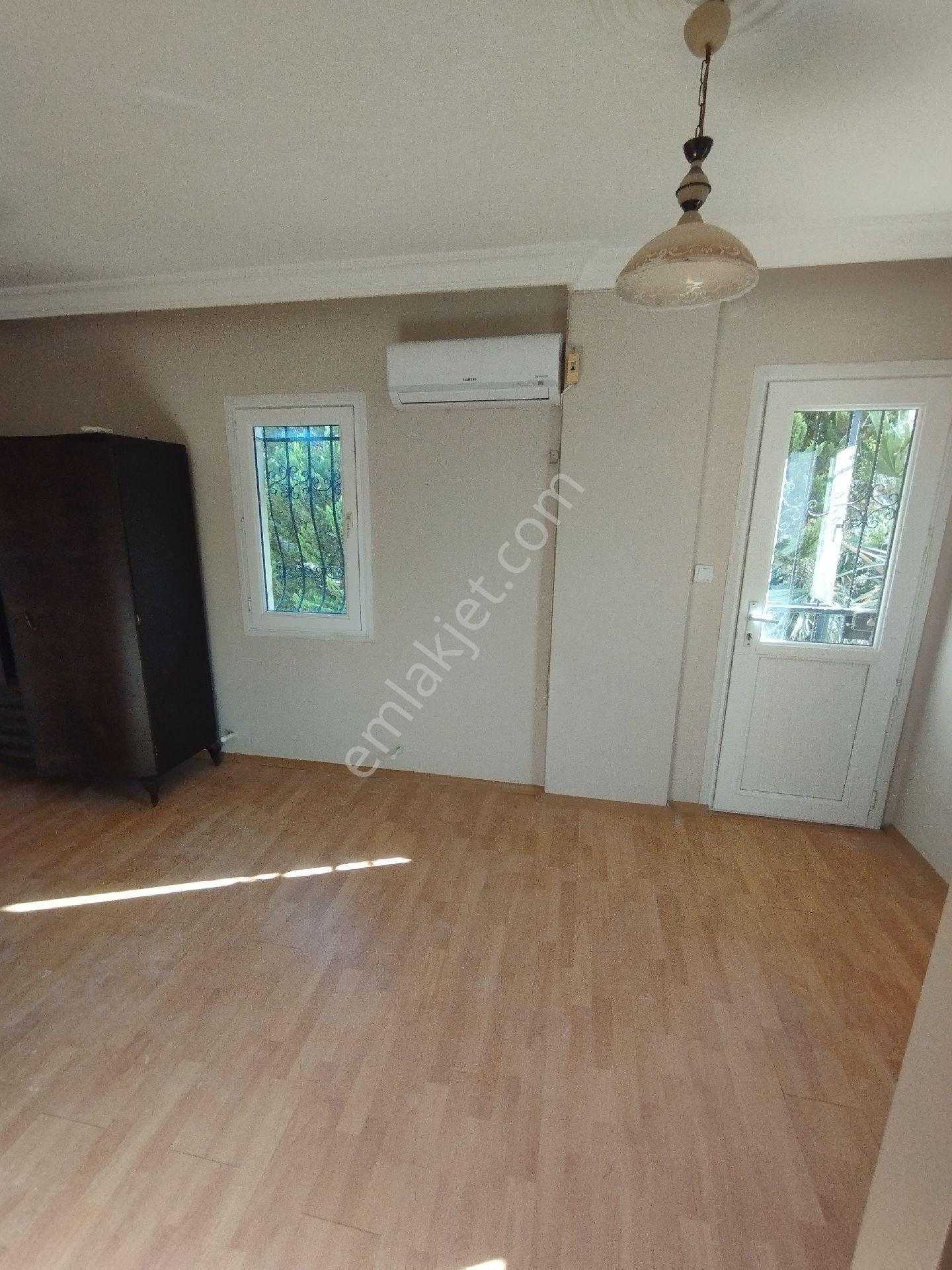 Bayraklıdede Mah.de Satılık Havuzlusiteiçinde 4 Katlı Bahçeli 4+1 Villa - Görsel 4