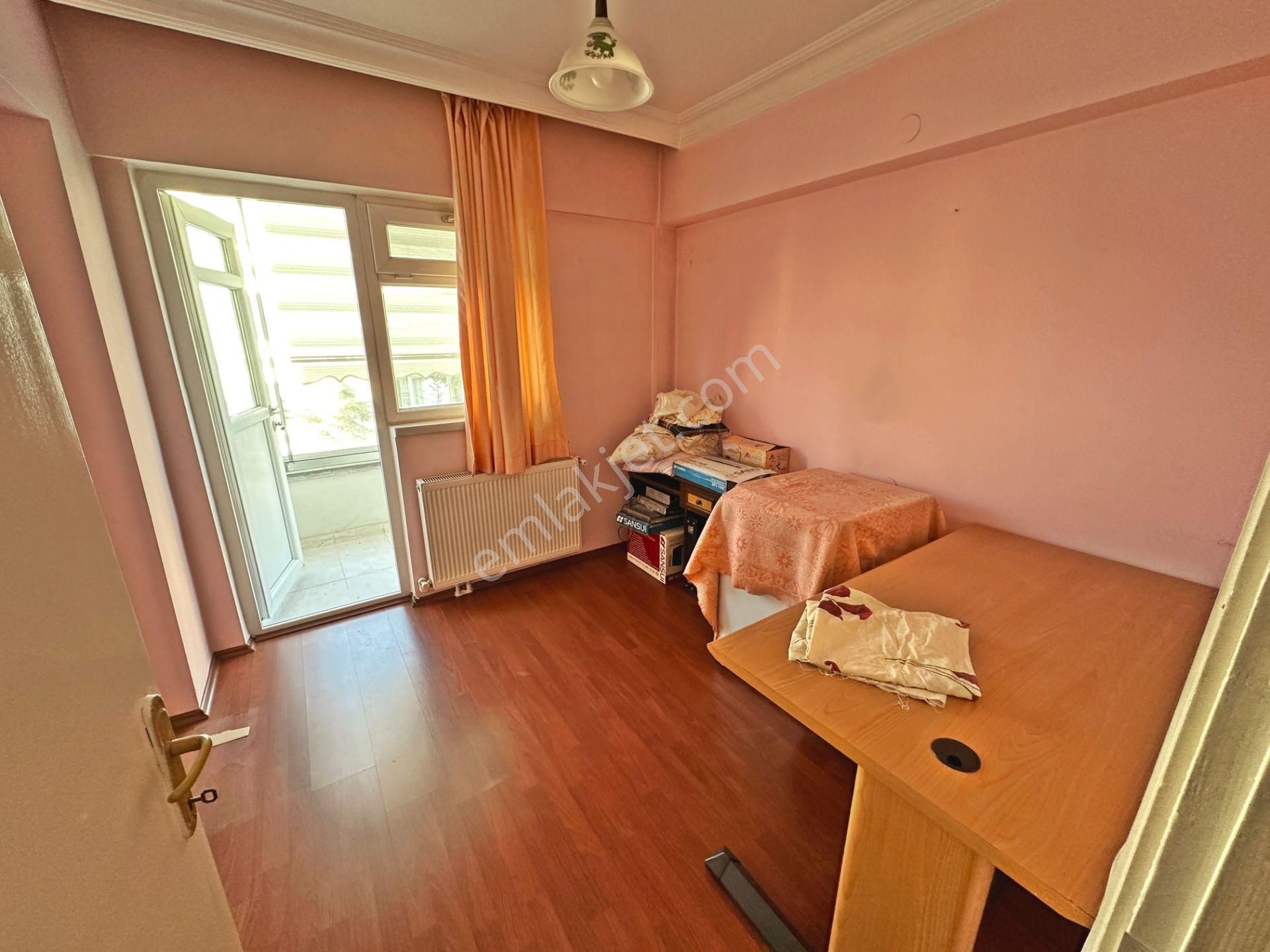 Aşıkveysel Mahallesinde Ön Cephede Geniş 2+1 Kiralık Daire - Görsel 4