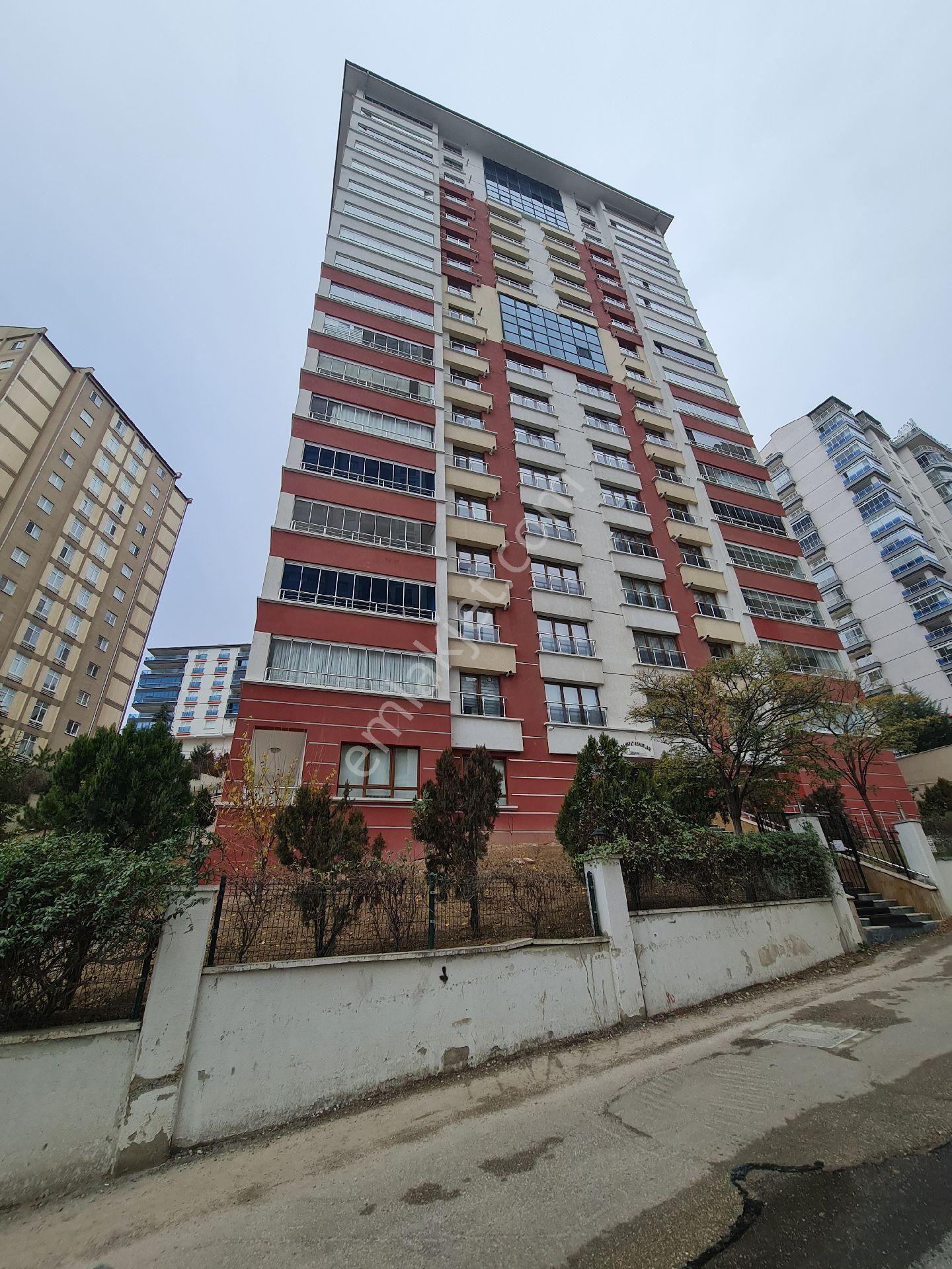 Site İçinde Ultra Lüks Yerden Isıtma Ebeveyn Banyolu 3+1 Kiralık Daire