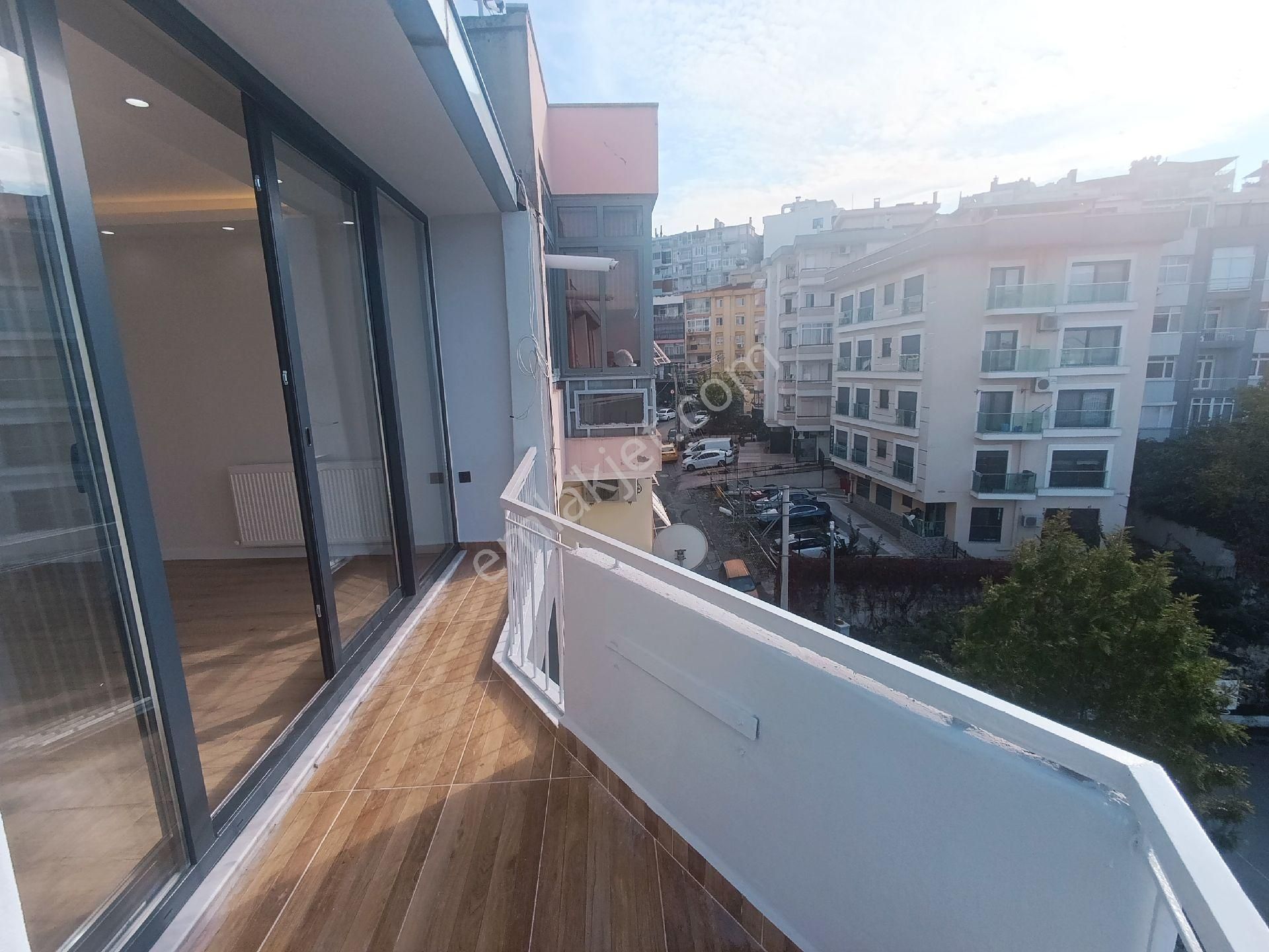 Deniz Manzaralı Lüx Konsept 3+1 130 M2 Ferah Daire - Görsel 14