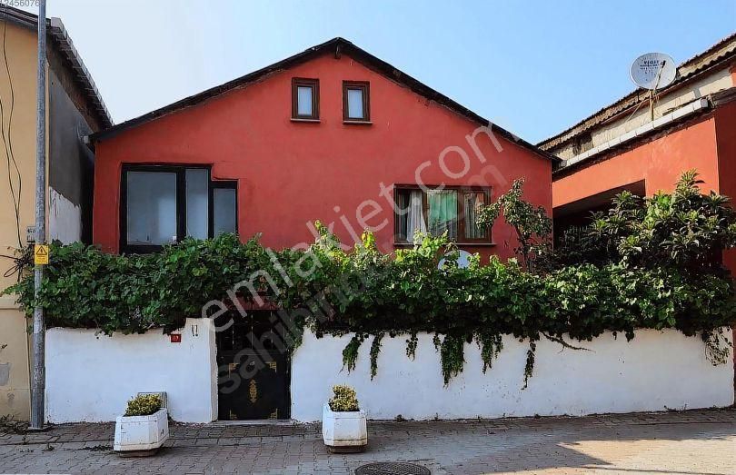 Çengelköy 'de Kentsel Dönüşüm Bölgesi 'nde 180 M2 Satılık Arsa