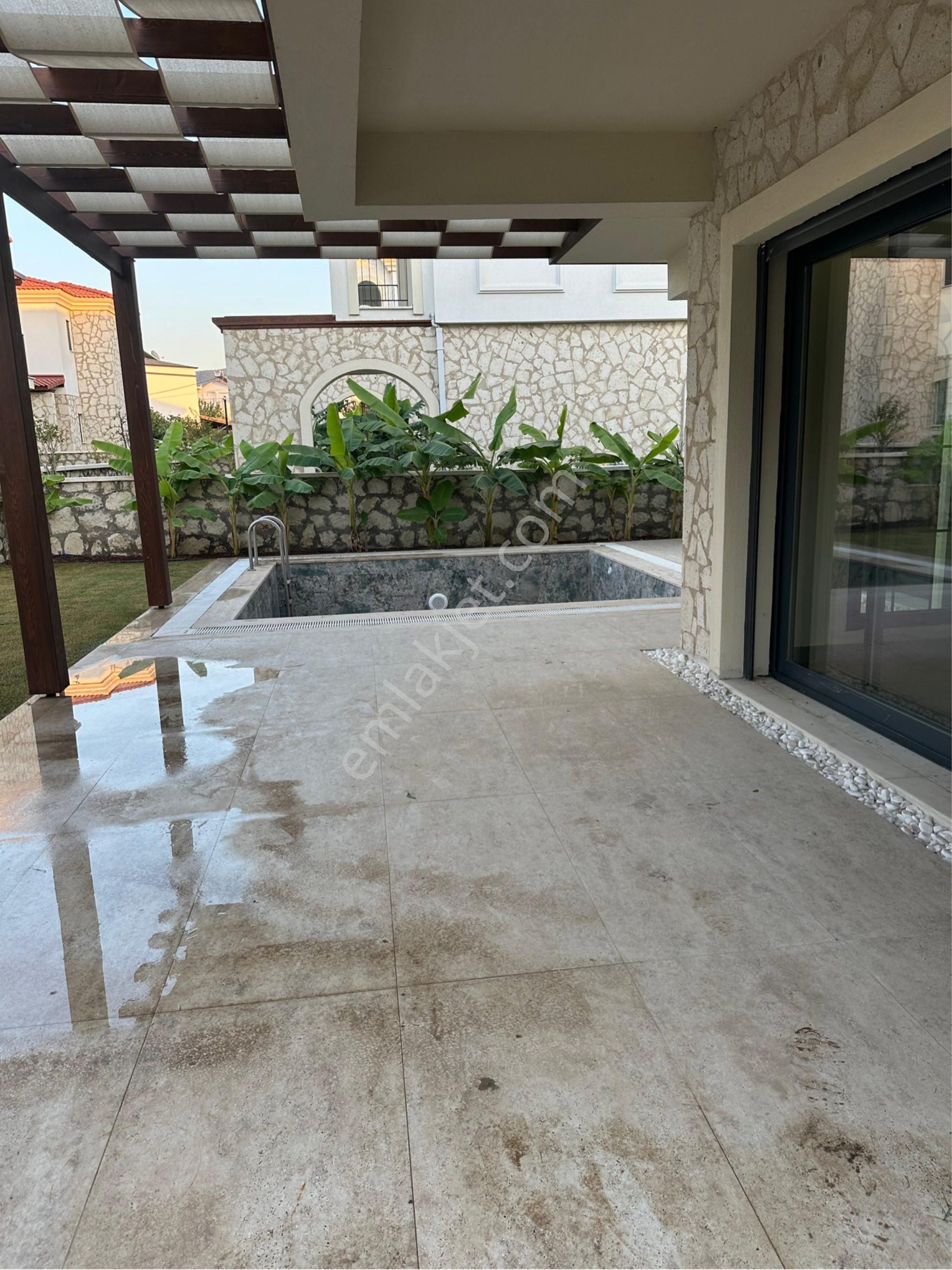 Davutlar'da 4+1 Havuzlu Modern Tasarım Müstakil Villa!!! - Görsel 30