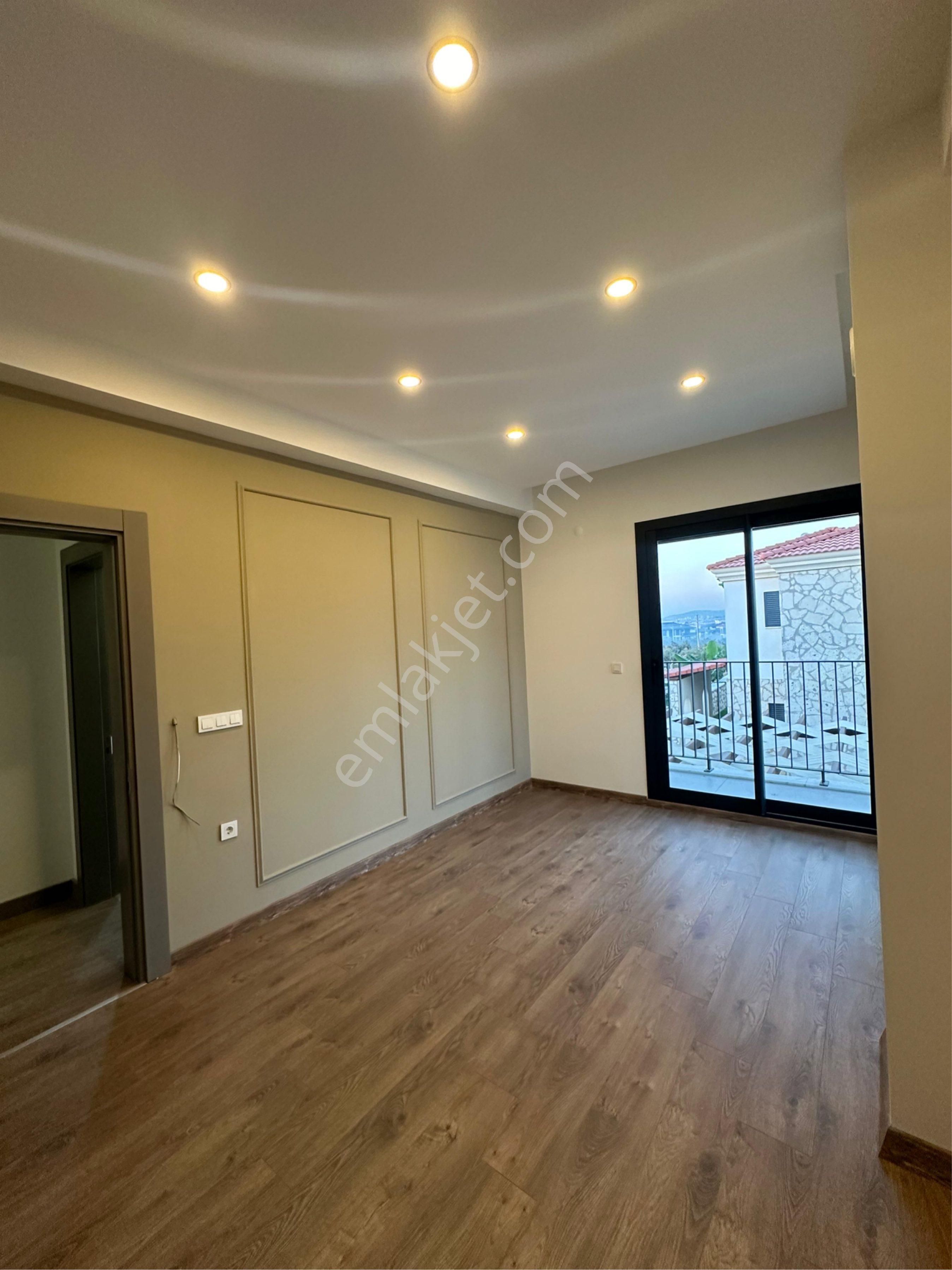 Davutlar'da 4+1 Havuzlu Modern Tasarım Müstakil Villa!!! - Görsel 14